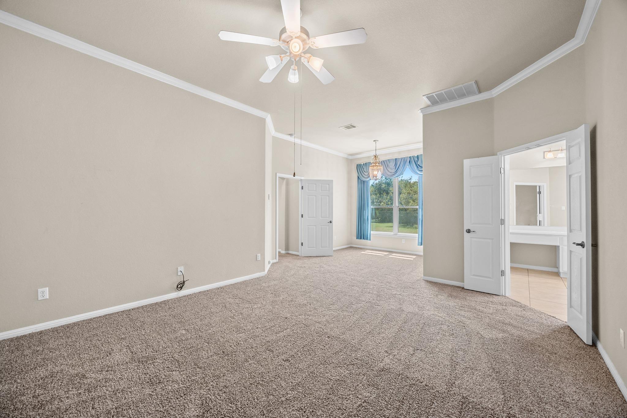 105 Oak Plaza Dr, Georgetown, TX 78628