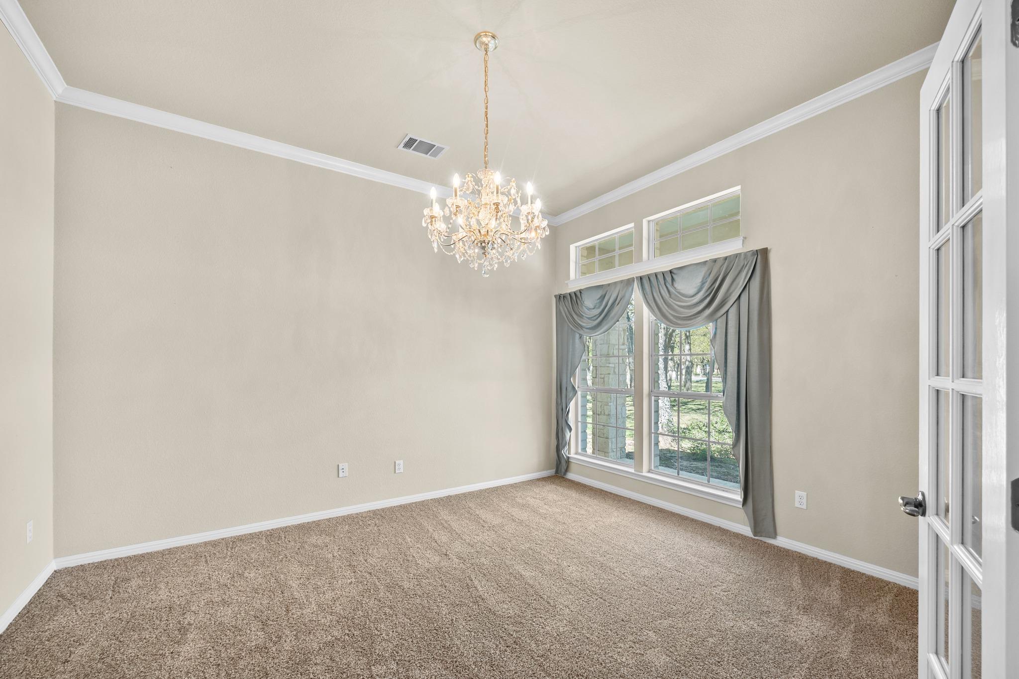 105 Oak Plaza Dr, Georgetown, TX 78628