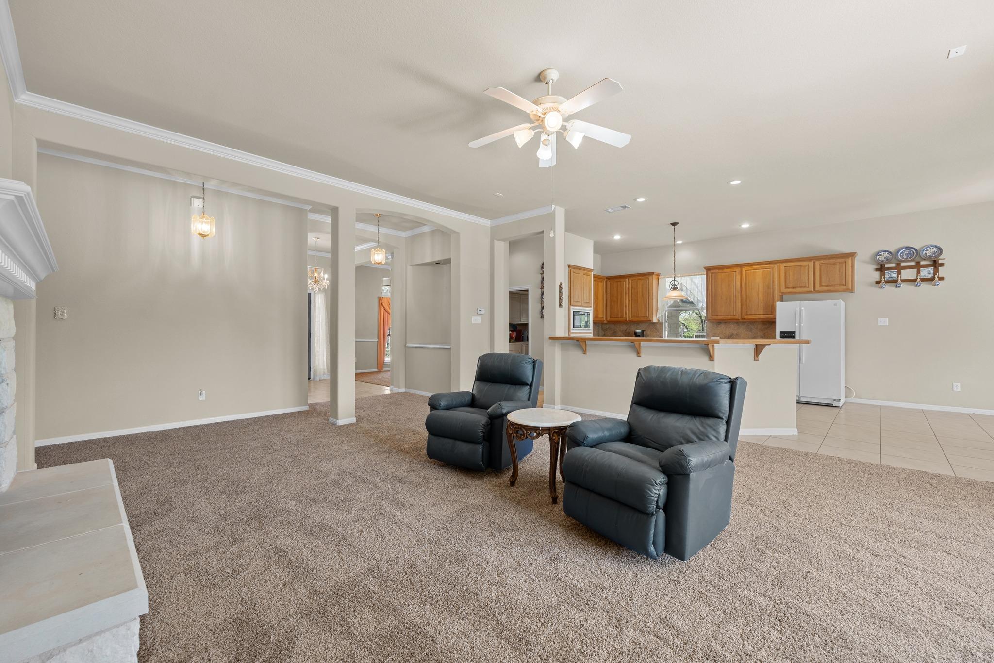 105 Oak Plaza Dr, Georgetown, TX 78628