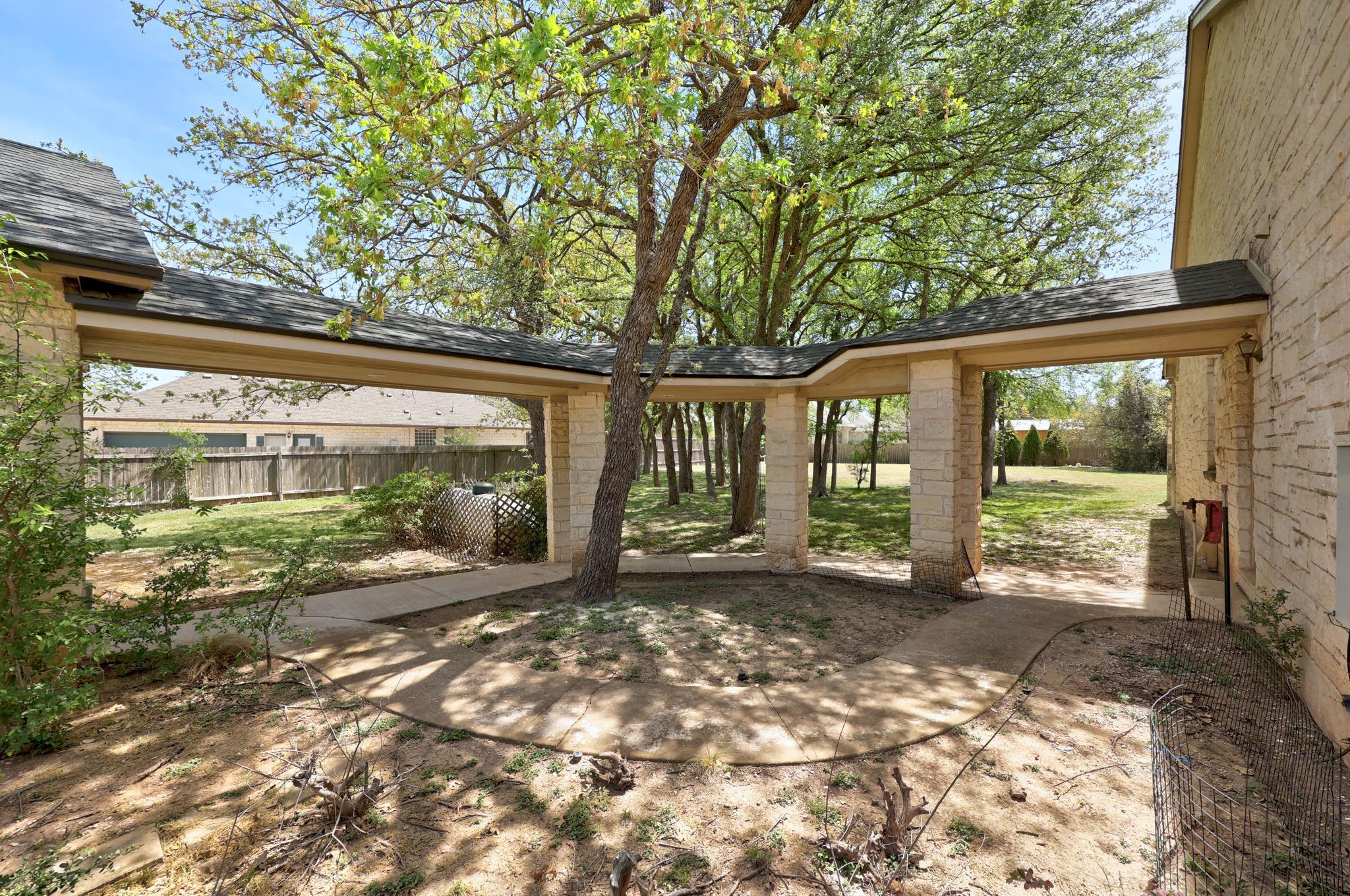 105 Oak Plaza Dr, Georgetown, TX 78628