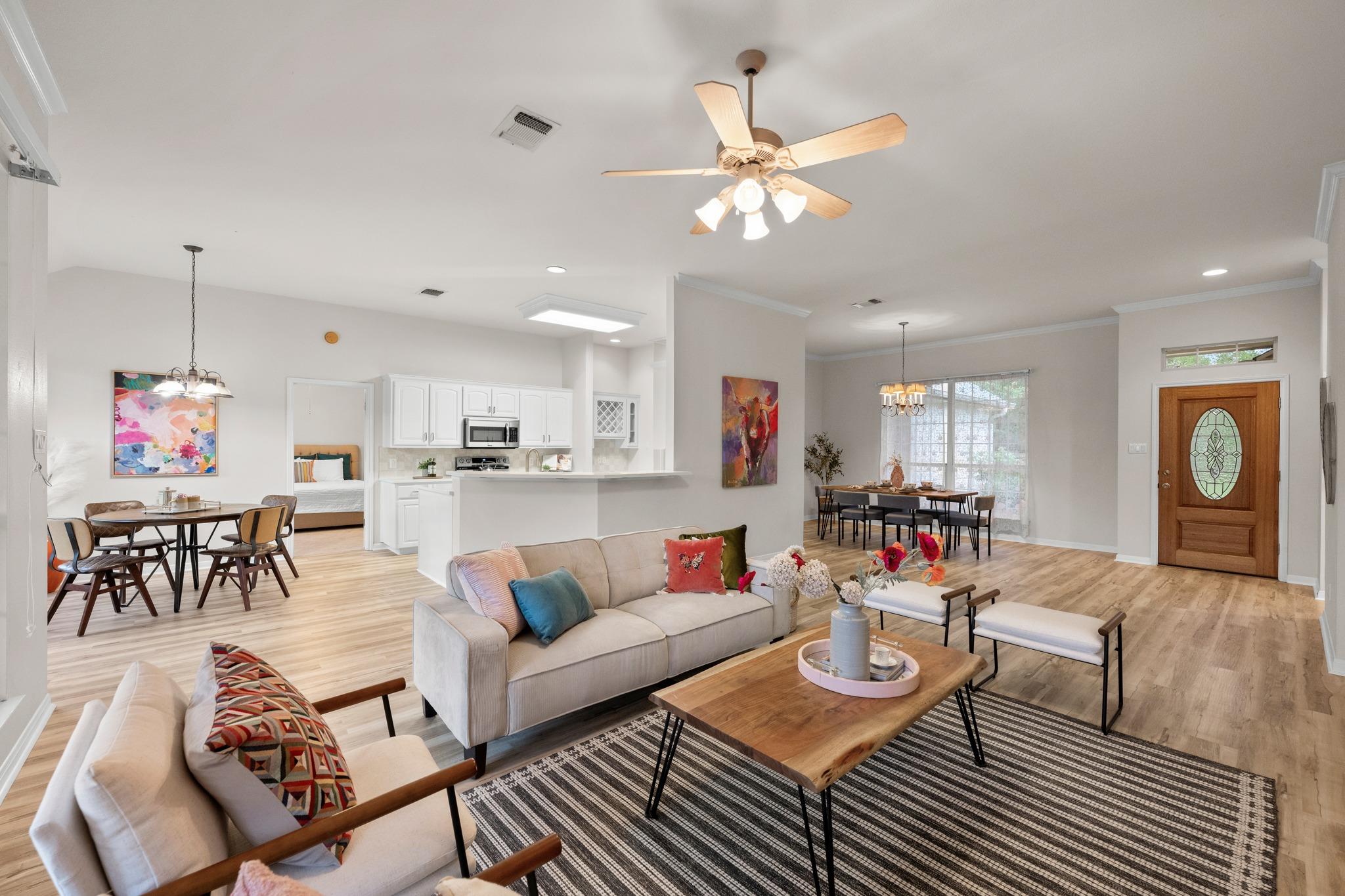 8305 Scenic Oaks Dr, Austin, TX 78737