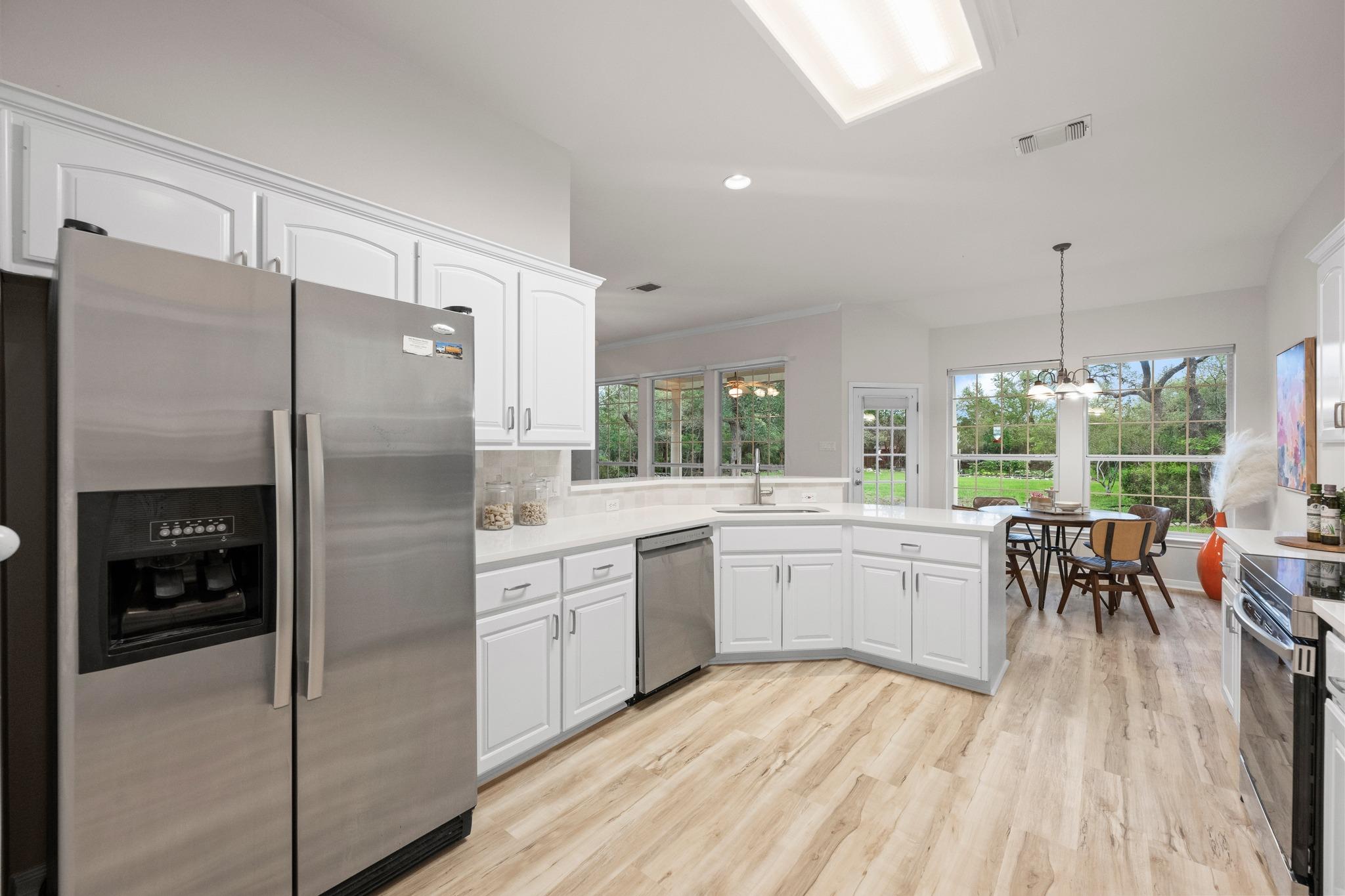 8305 Scenic Oaks Dr, Austin, TX 78737