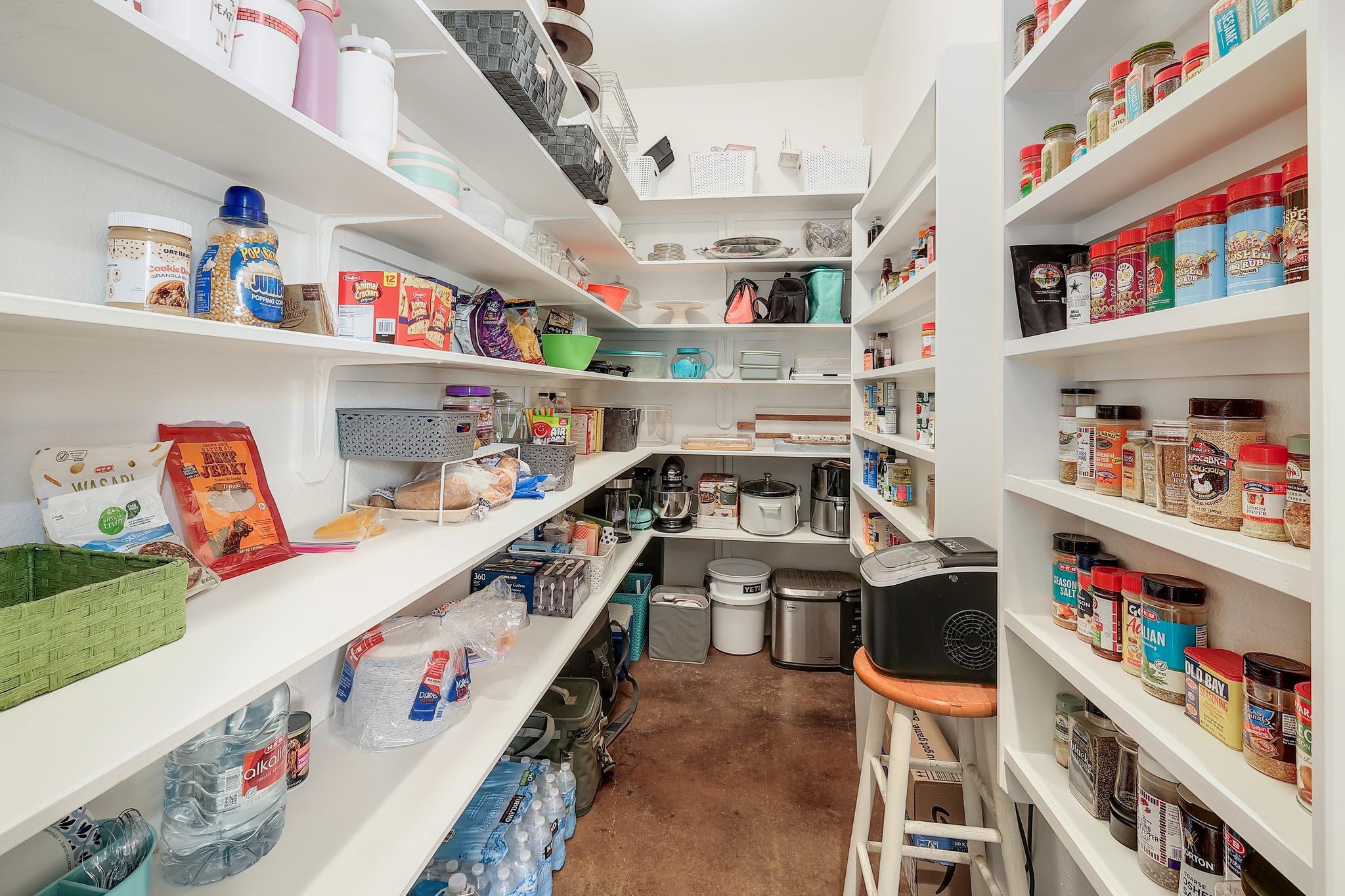 23928 Oscar Rd, Spicewood, TX 78669