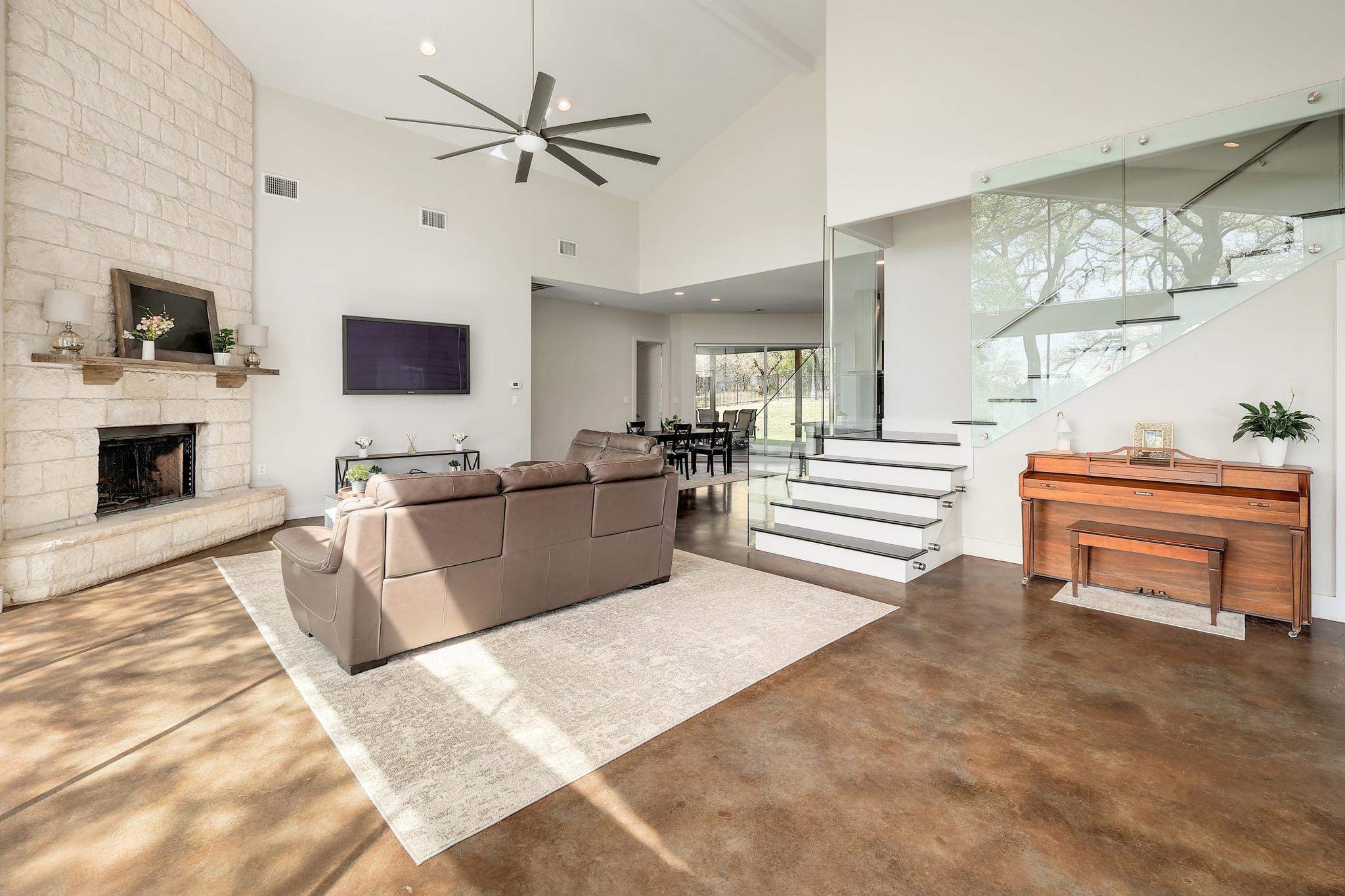 23928 Oscar Rd, Spicewood, TX 78669