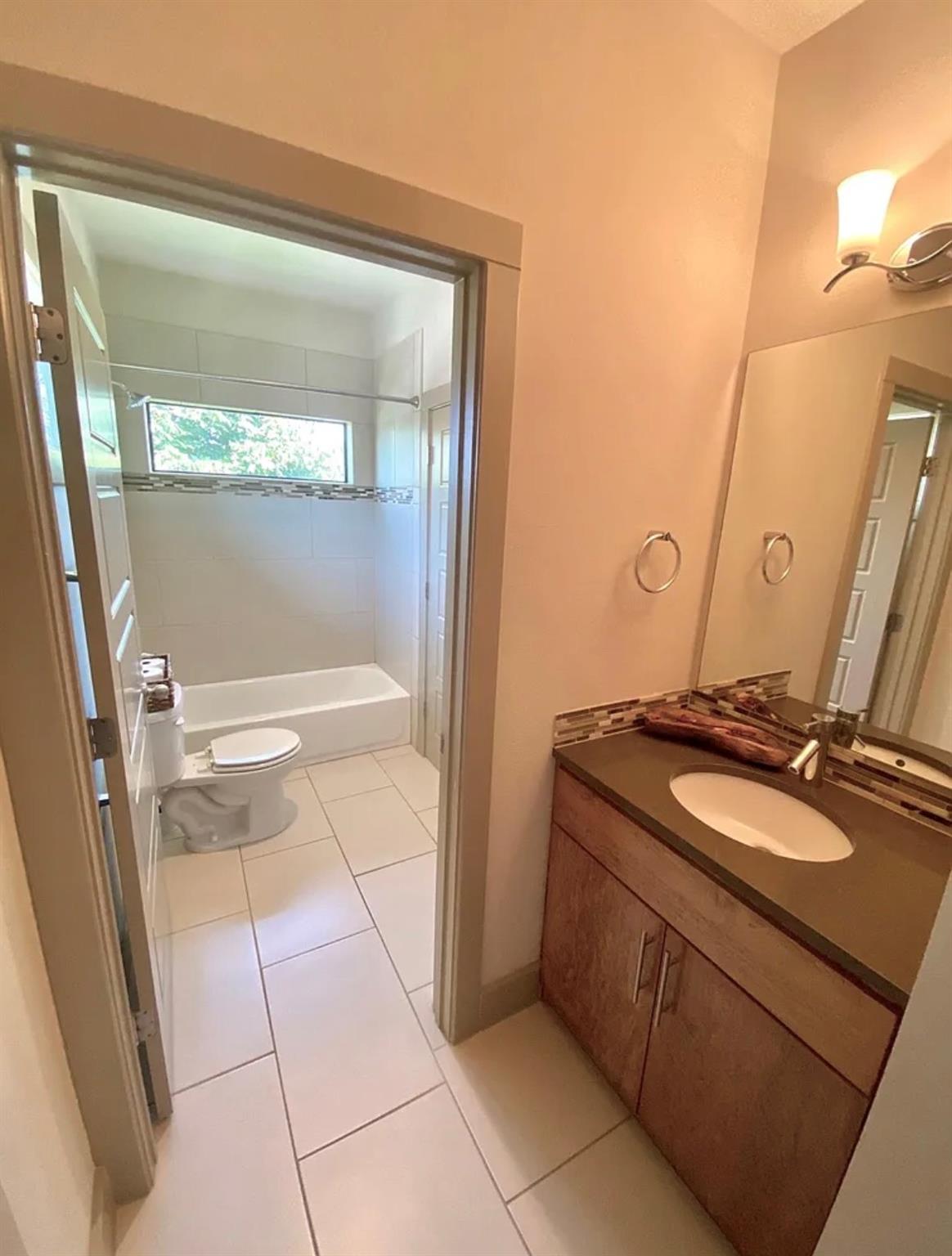 903 Cardinal # A, Austin, TX 78704