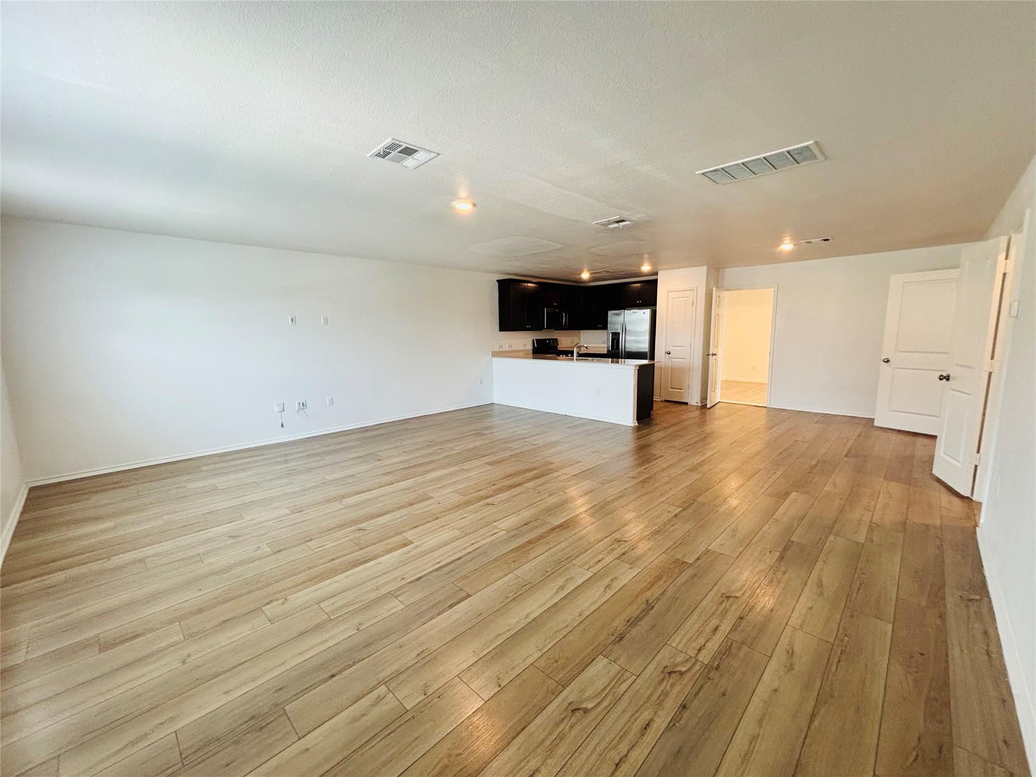 13725 Knights Branch Dr, Elgin, TX 78621