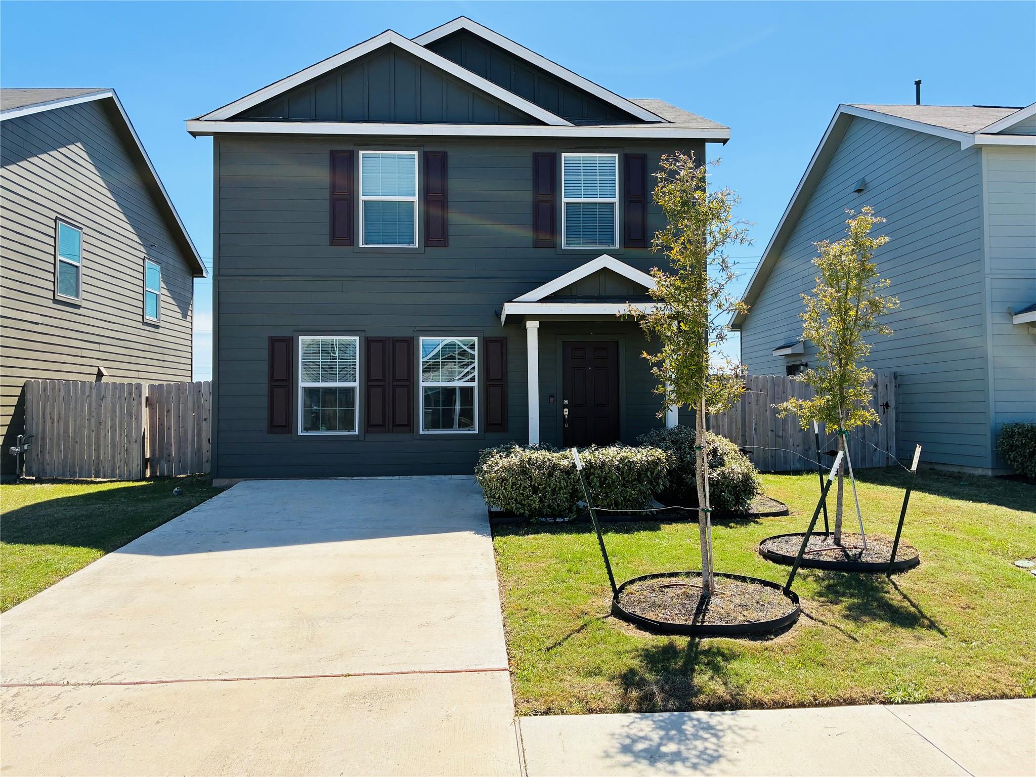 13725 Knights Branch Dr, Elgin, TX 78621