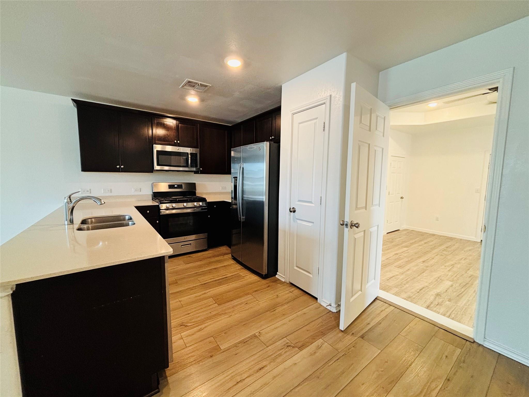 13725 Knights Branch Dr, Elgin, TX 78621
