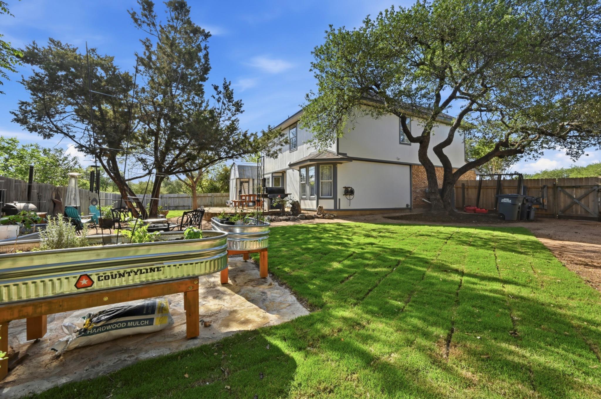 902 Tanglewood Dr, Leander, TX 78641