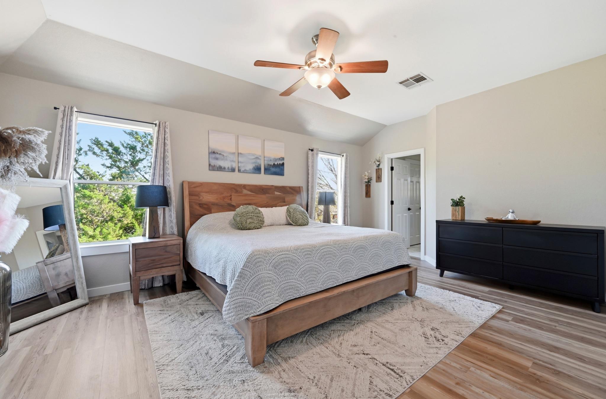 902 Tanglewood Dr, Leander, TX 78641