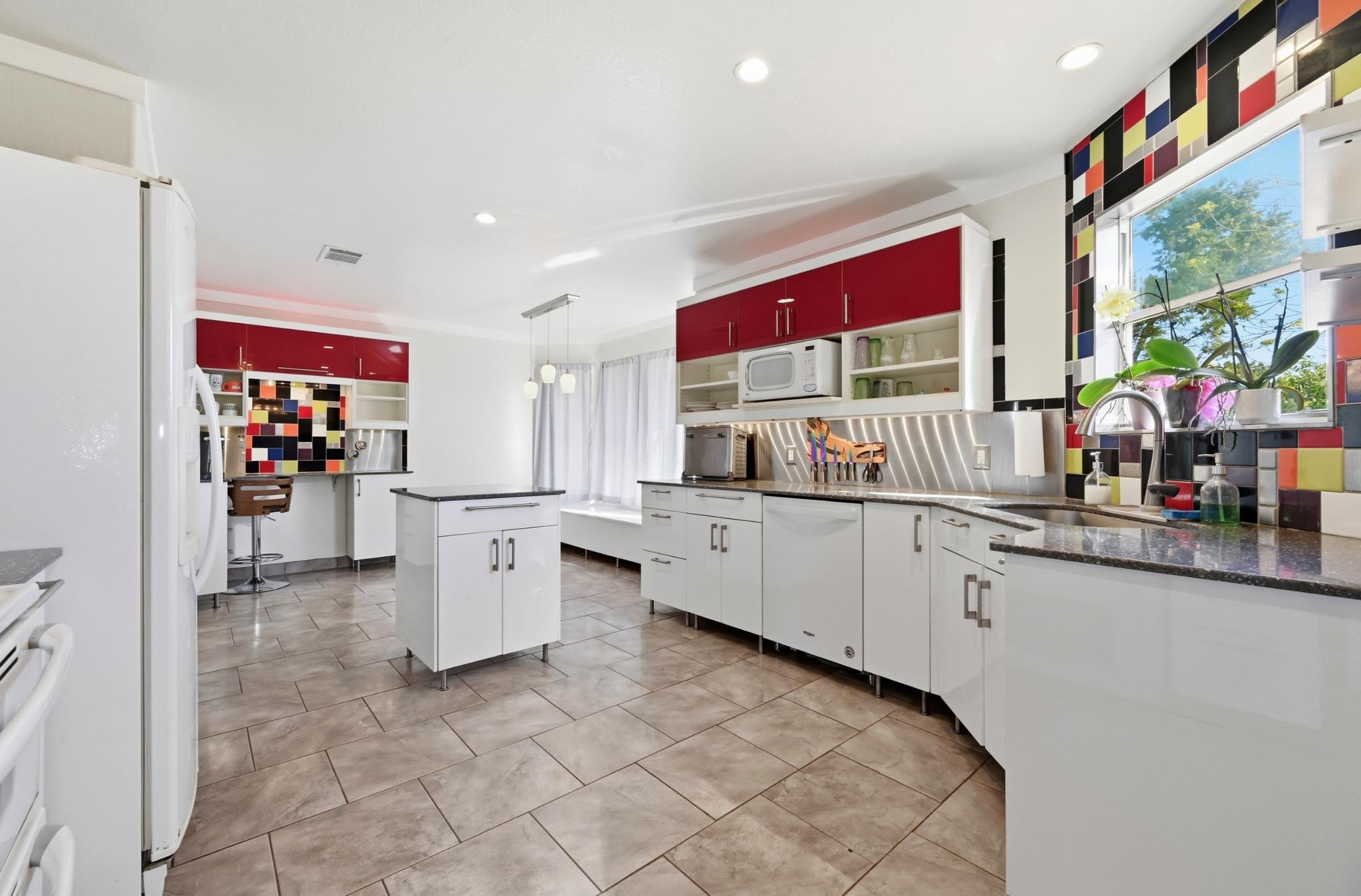 902 Tanglewood Dr, Leander, TX 78641