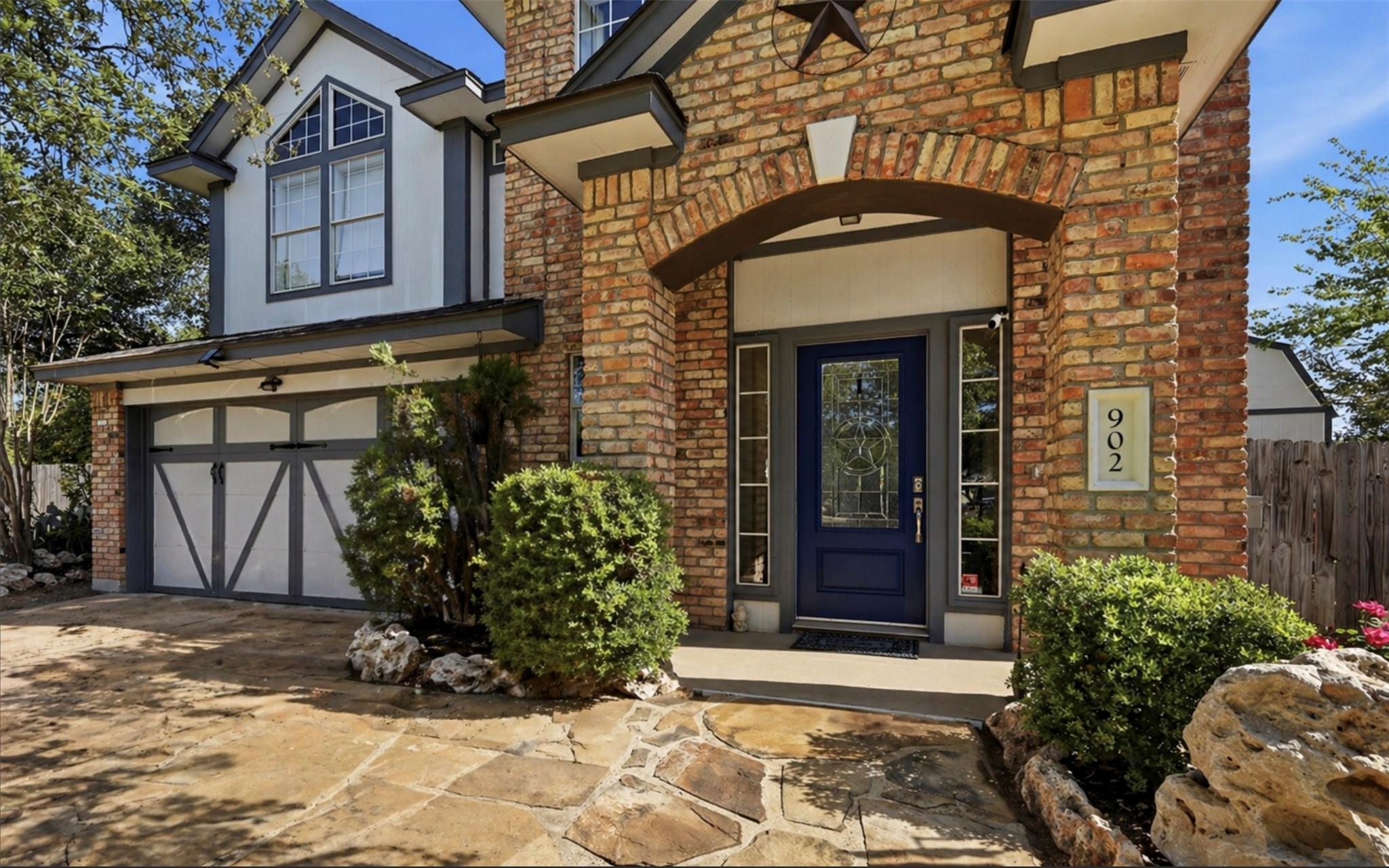 902 Tanglewood Dr, Leander, TX 78641