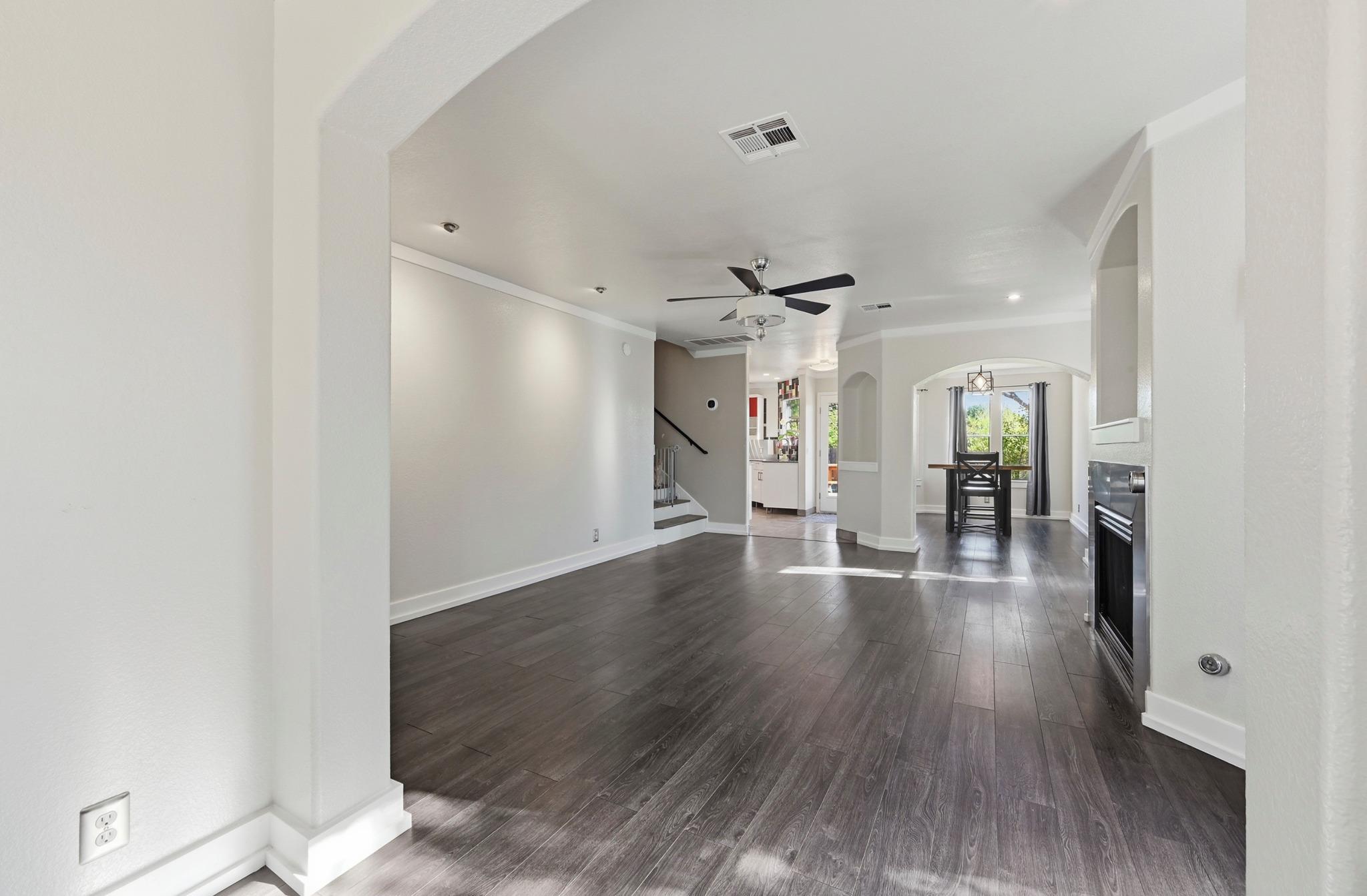 902 Tanglewood Dr, Leander, TX 78641