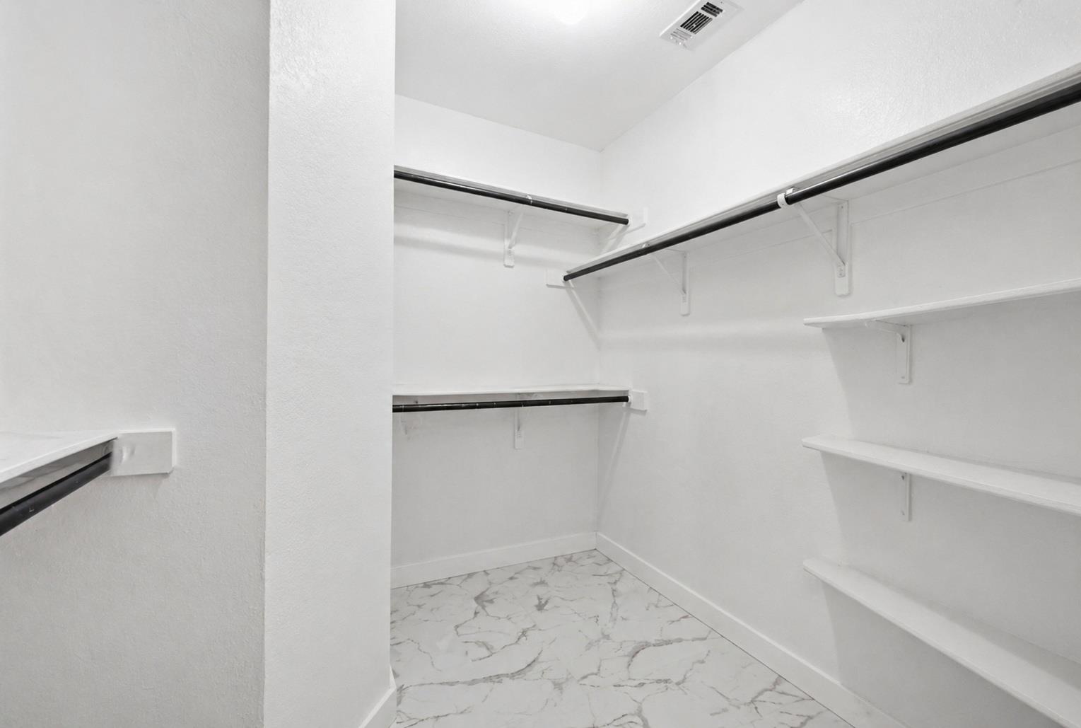 902 Tanglewood Dr, Leander, TX 78641