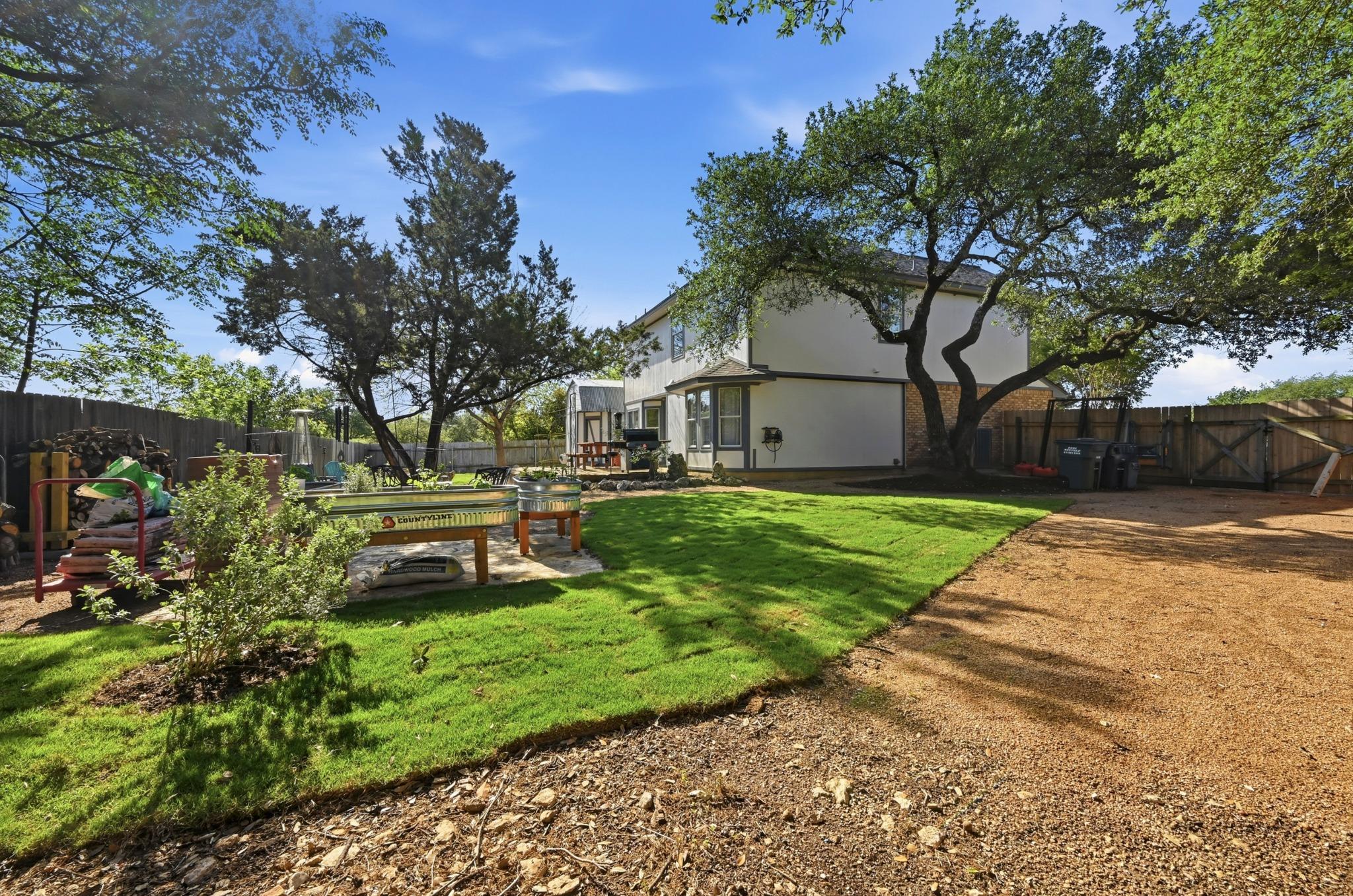 902 Tanglewood Dr, Leander, TX 78641