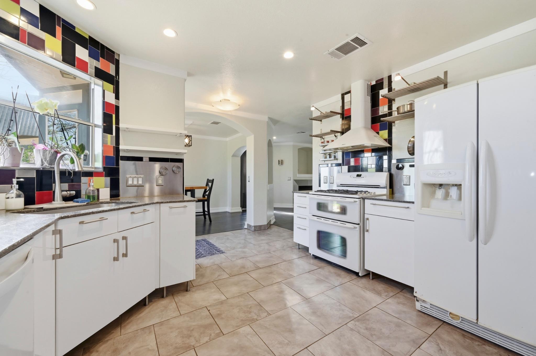 902 Tanglewood Dr, Leander, TX 78641