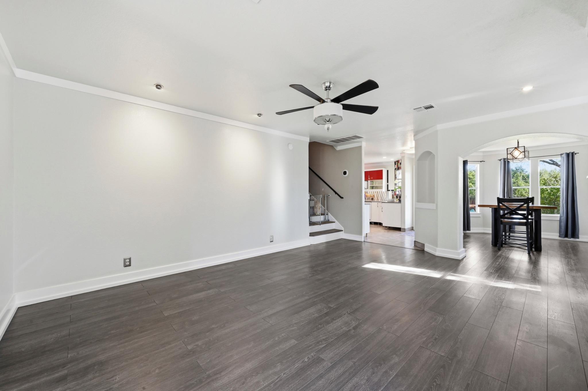 902 Tanglewood Dr, Leander, TX 78641