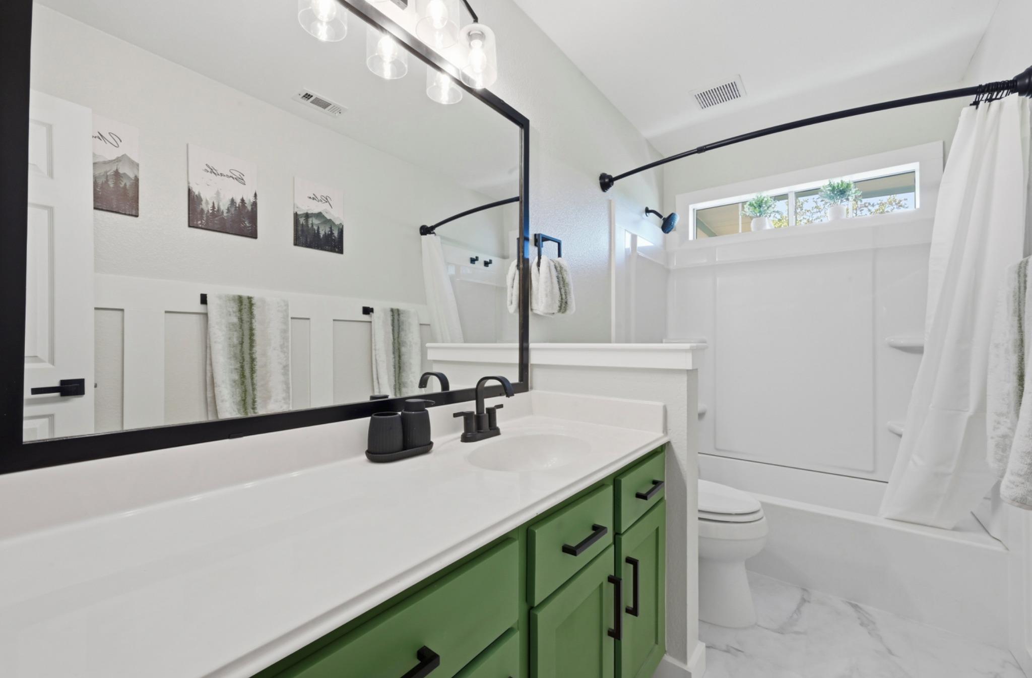 902 Tanglewood Dr, Leander, TX 78641