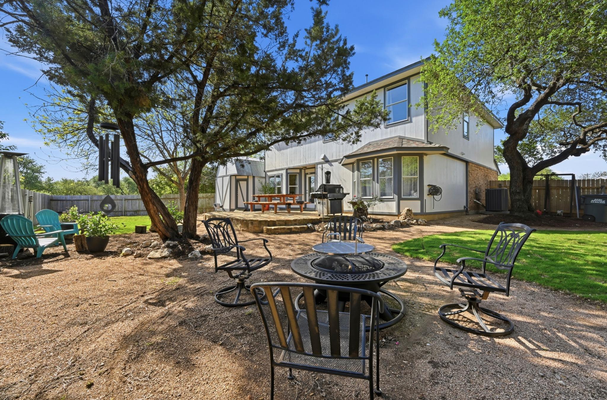 902 Tanglewood Dr, Leander, TX 78641