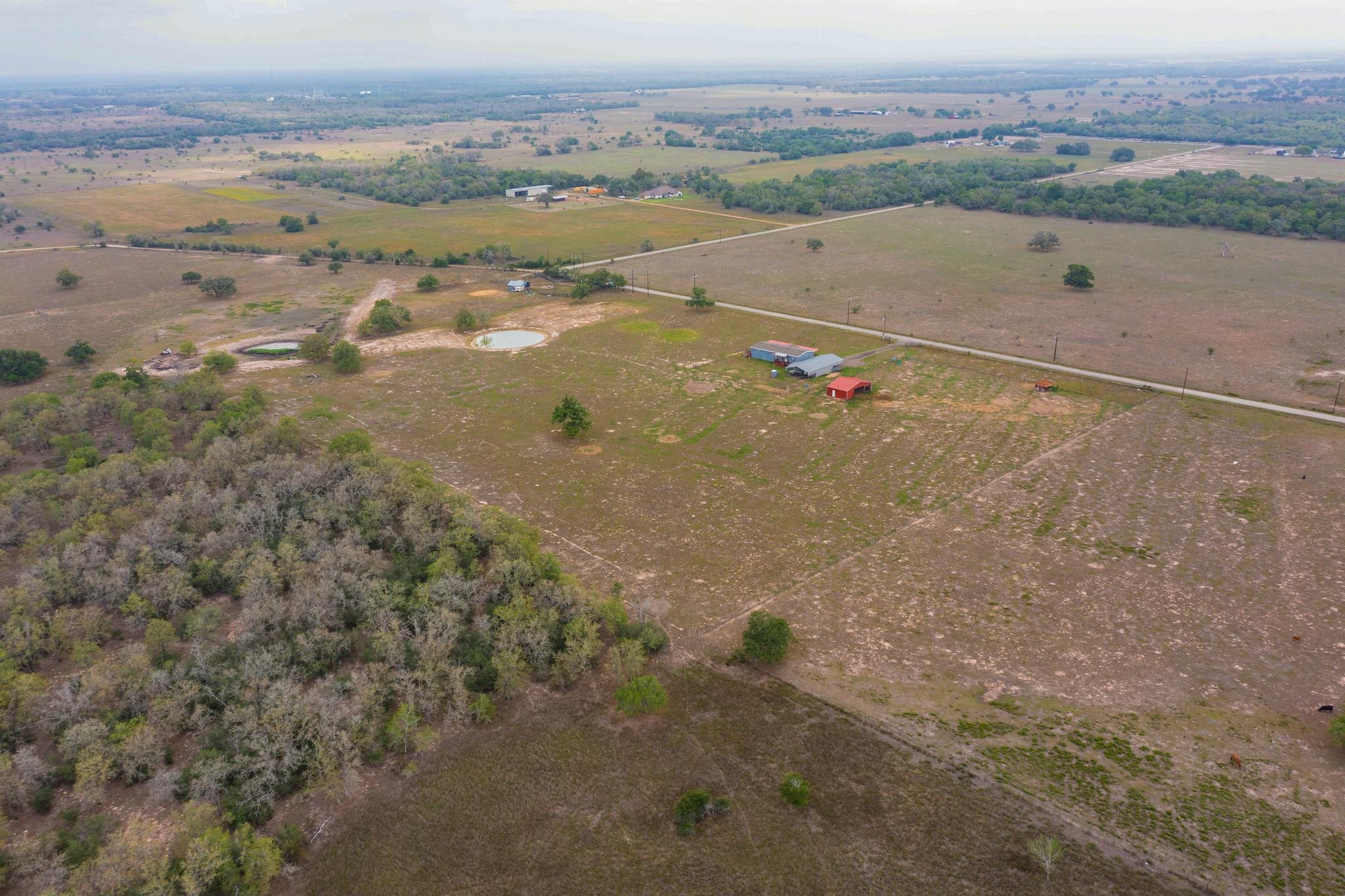 664 Garrett Rd, Yoakum, TX 77995