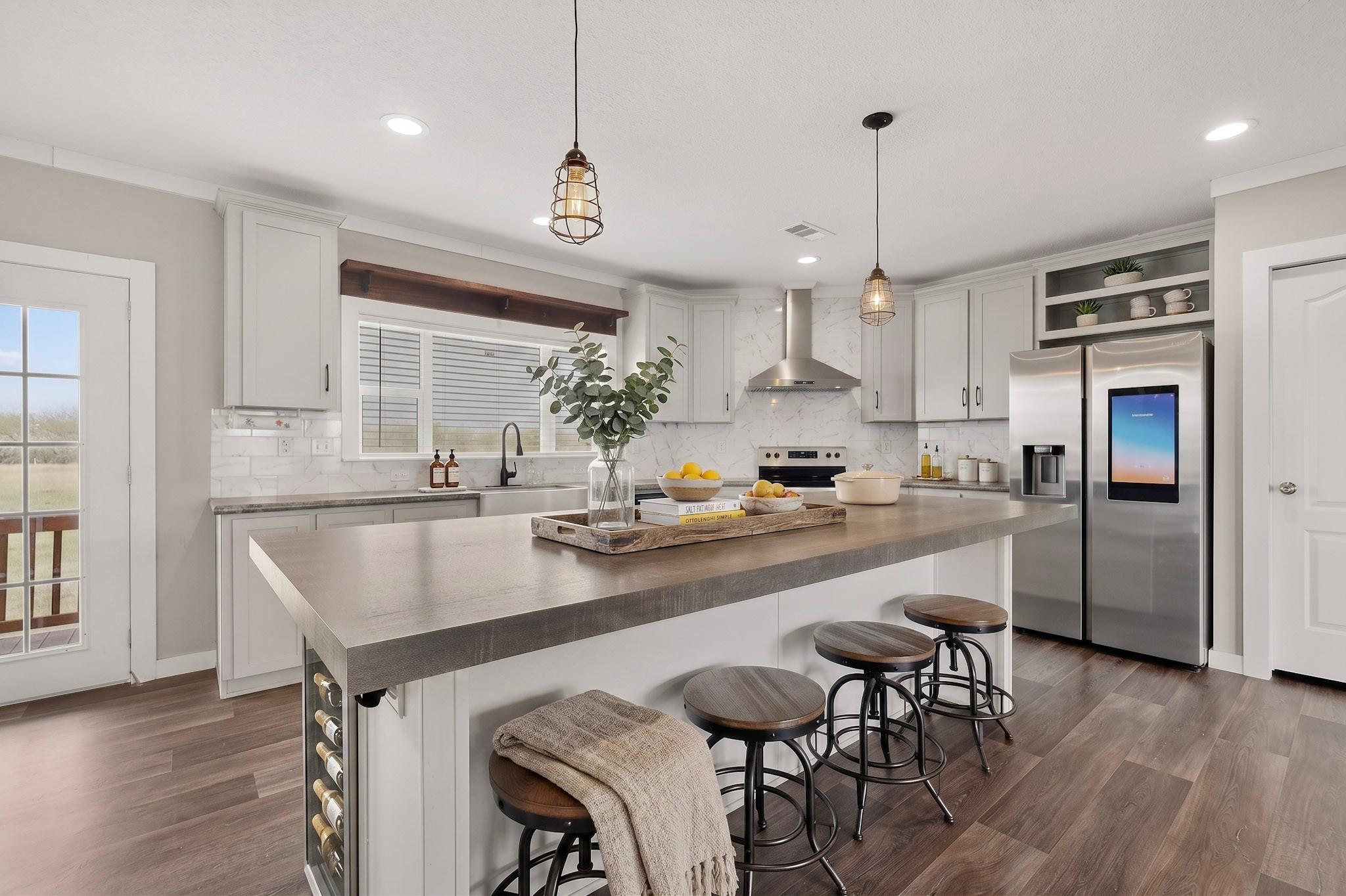 664 Garrett Rd, Yoakum, TX 77995