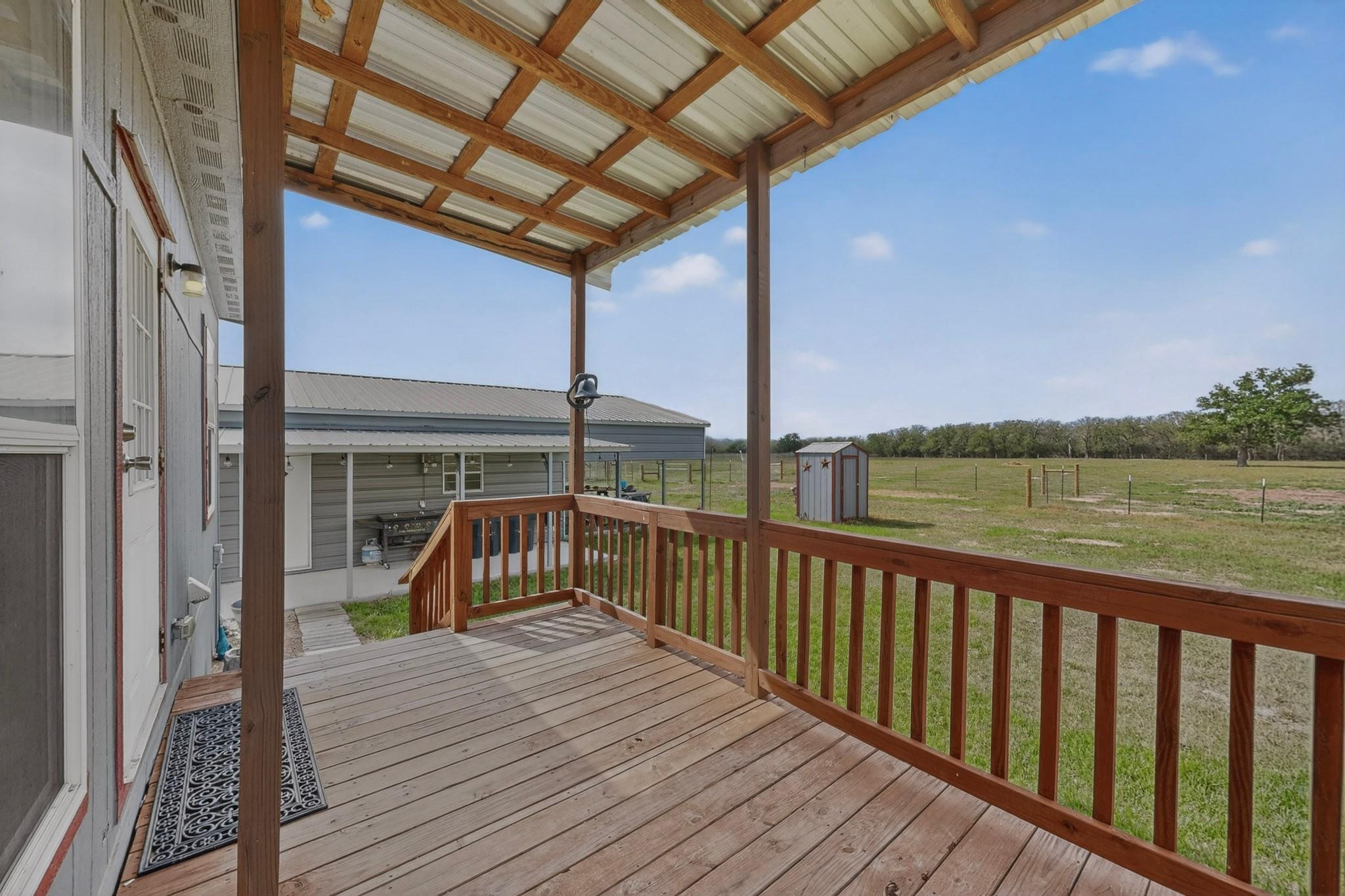 664 Garrett Rd, Yoakum, TX 77995