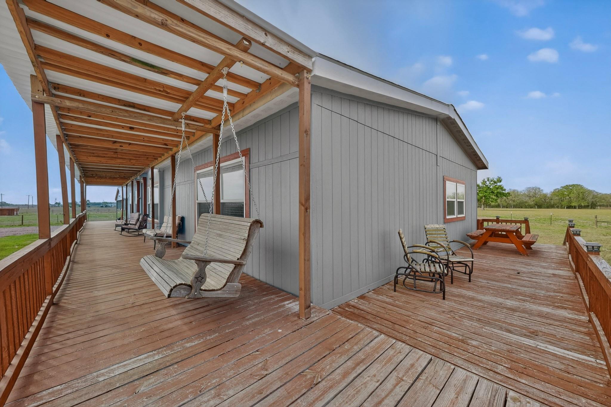 664 Garrett Rd, Yoakum, TX 77995