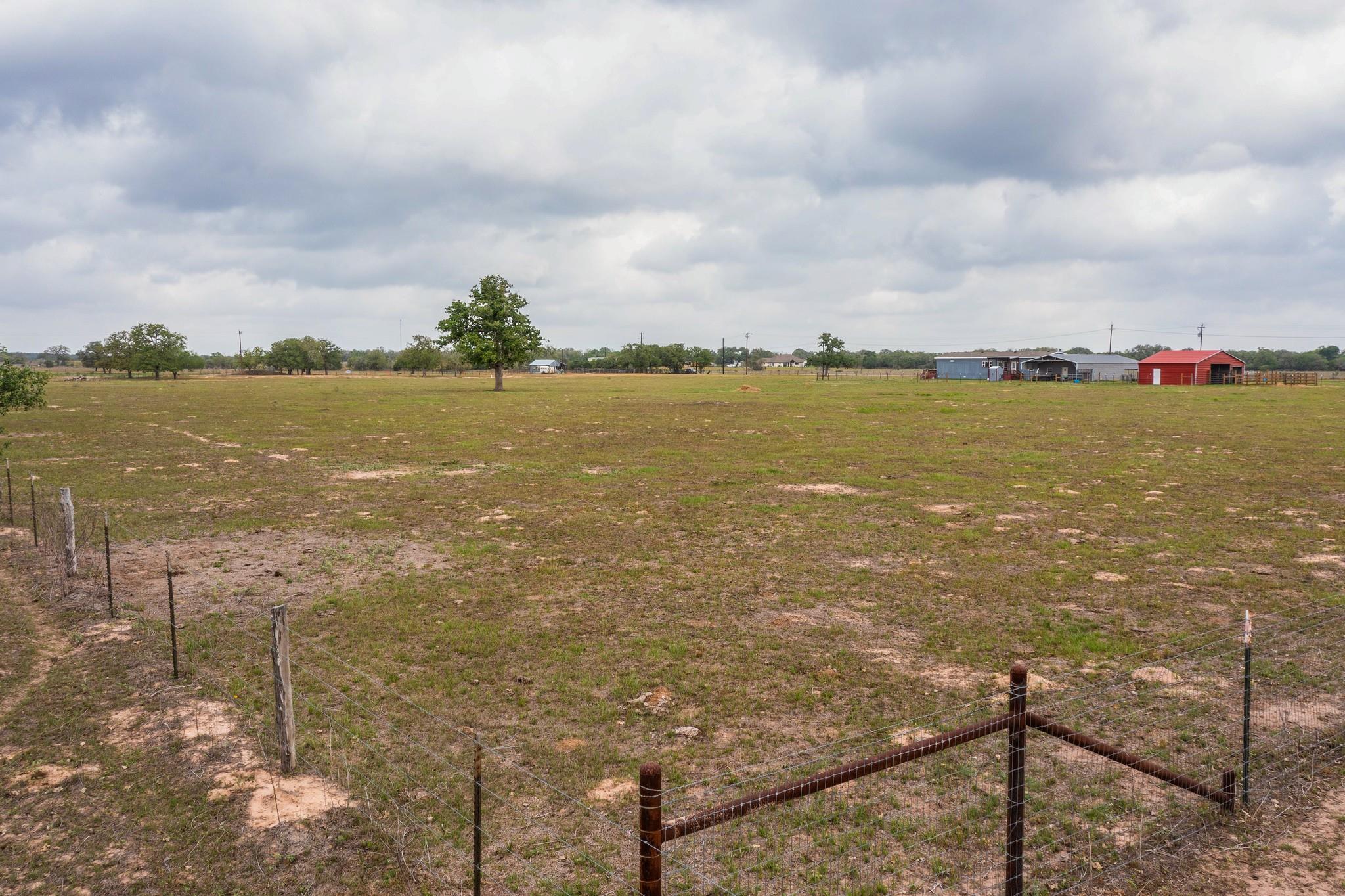 664 Garrett Rd, Yoakum, TX 77995