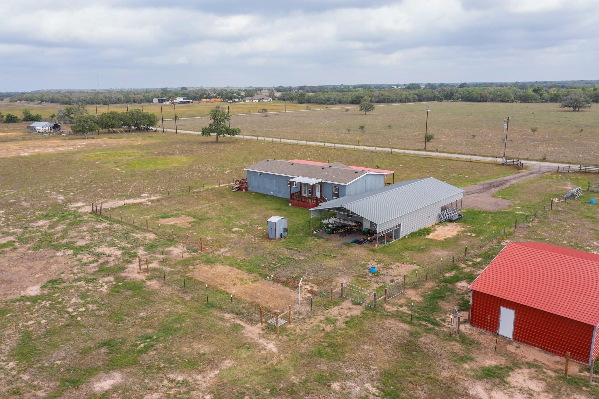 664 Garrett Rd, Yoakum, TX 77995