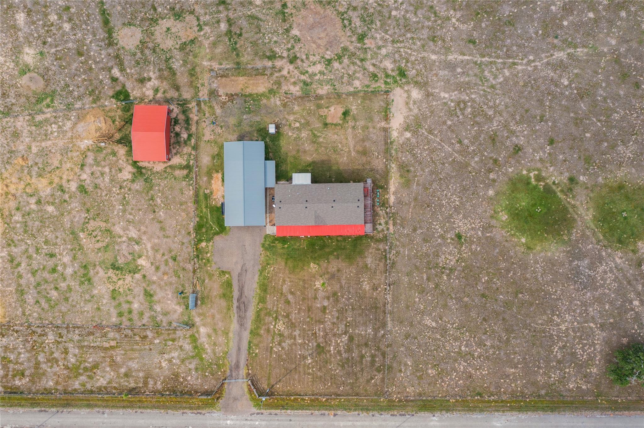 664 Garrett Rd, Yoakum, TX 77995