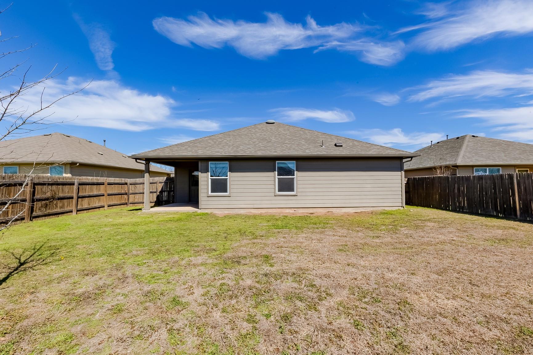 406 Camellia Dr, Hutto, TX 78634