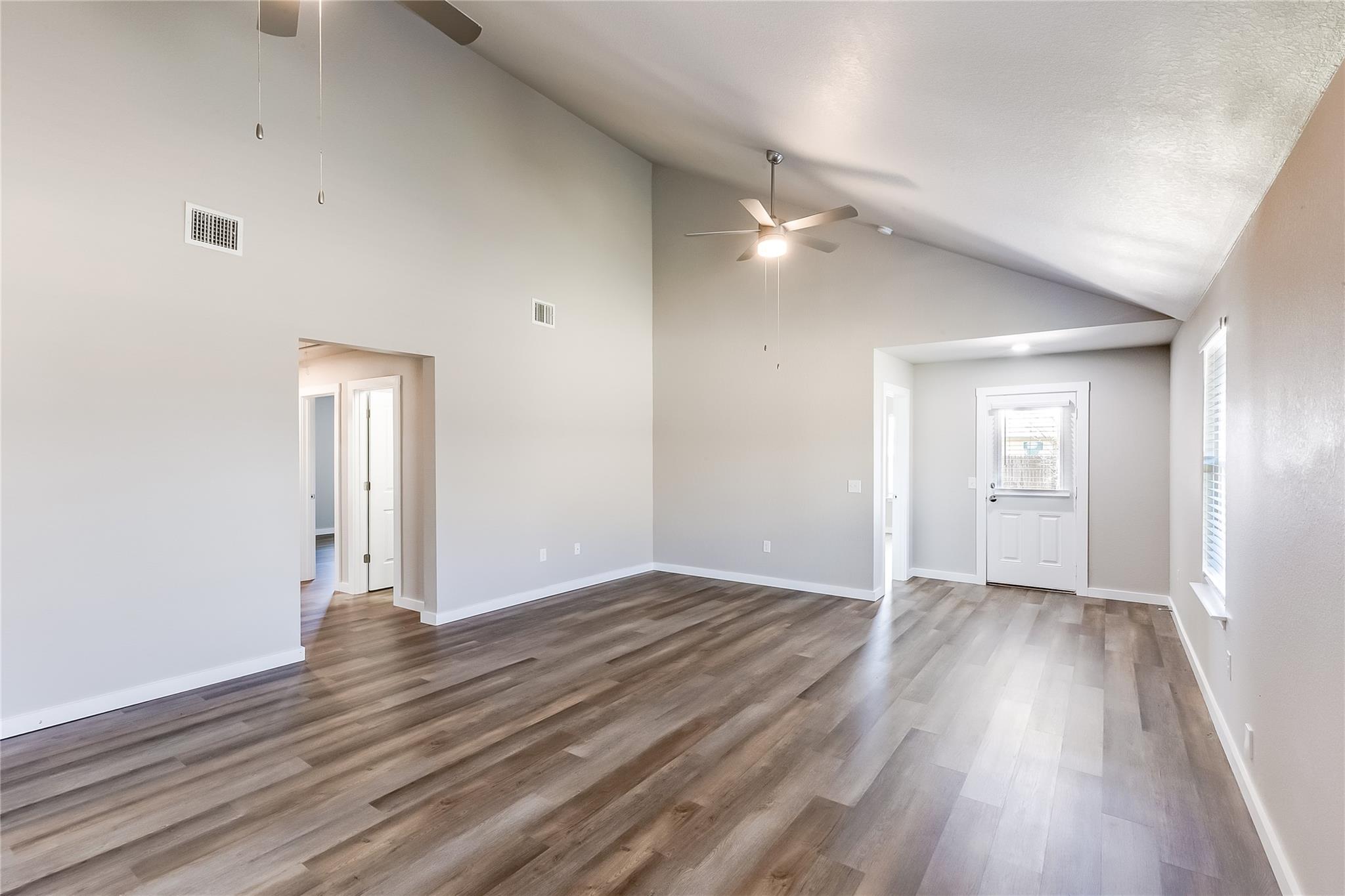 406 Camellia Dr, Hutto, TX 78634