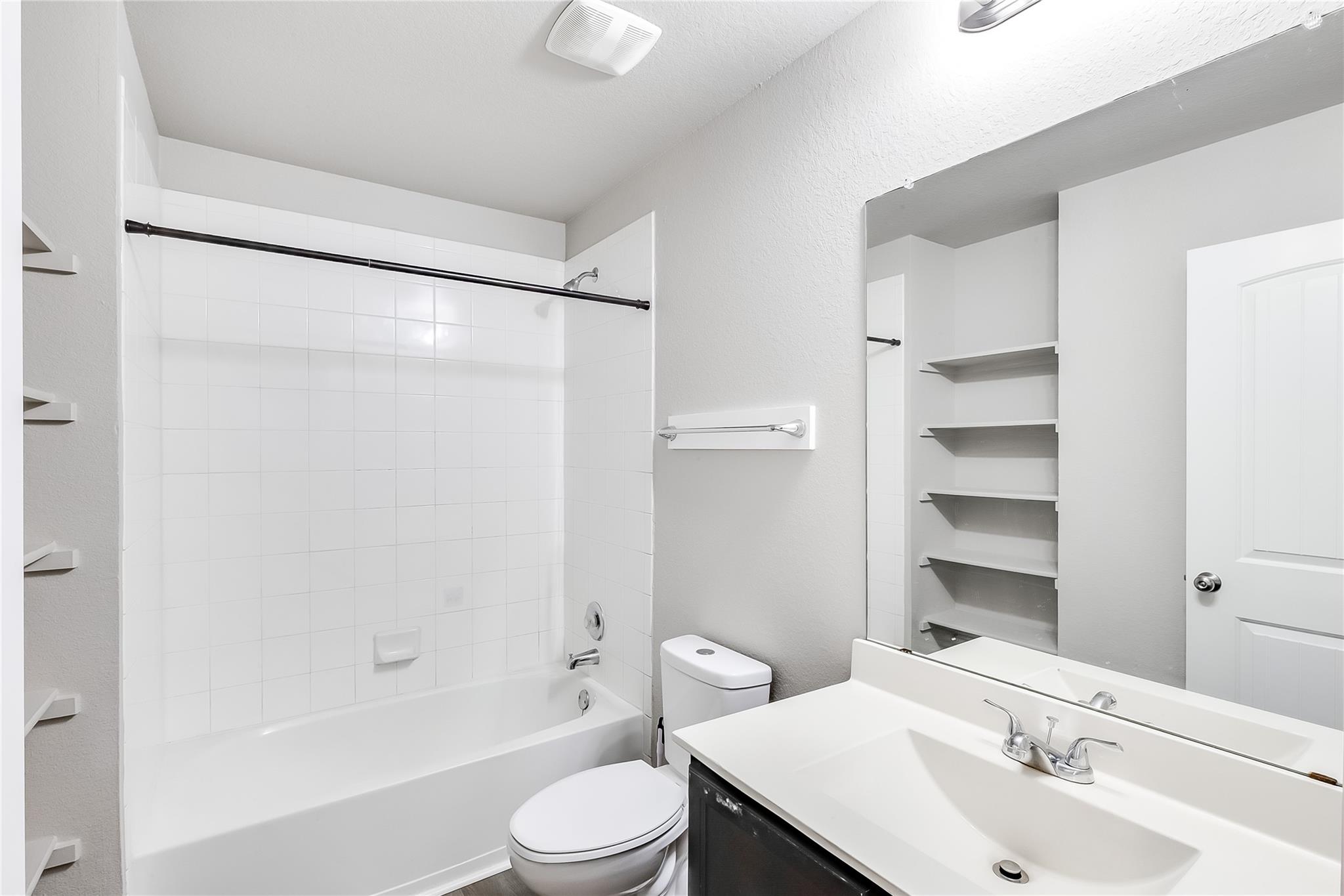 406 Camellia Dr, Hutto, TX 78634