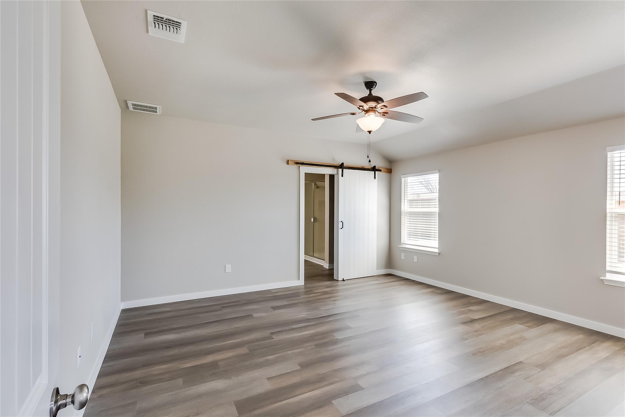 406 Camellia Dr, Hutto, TX 78634