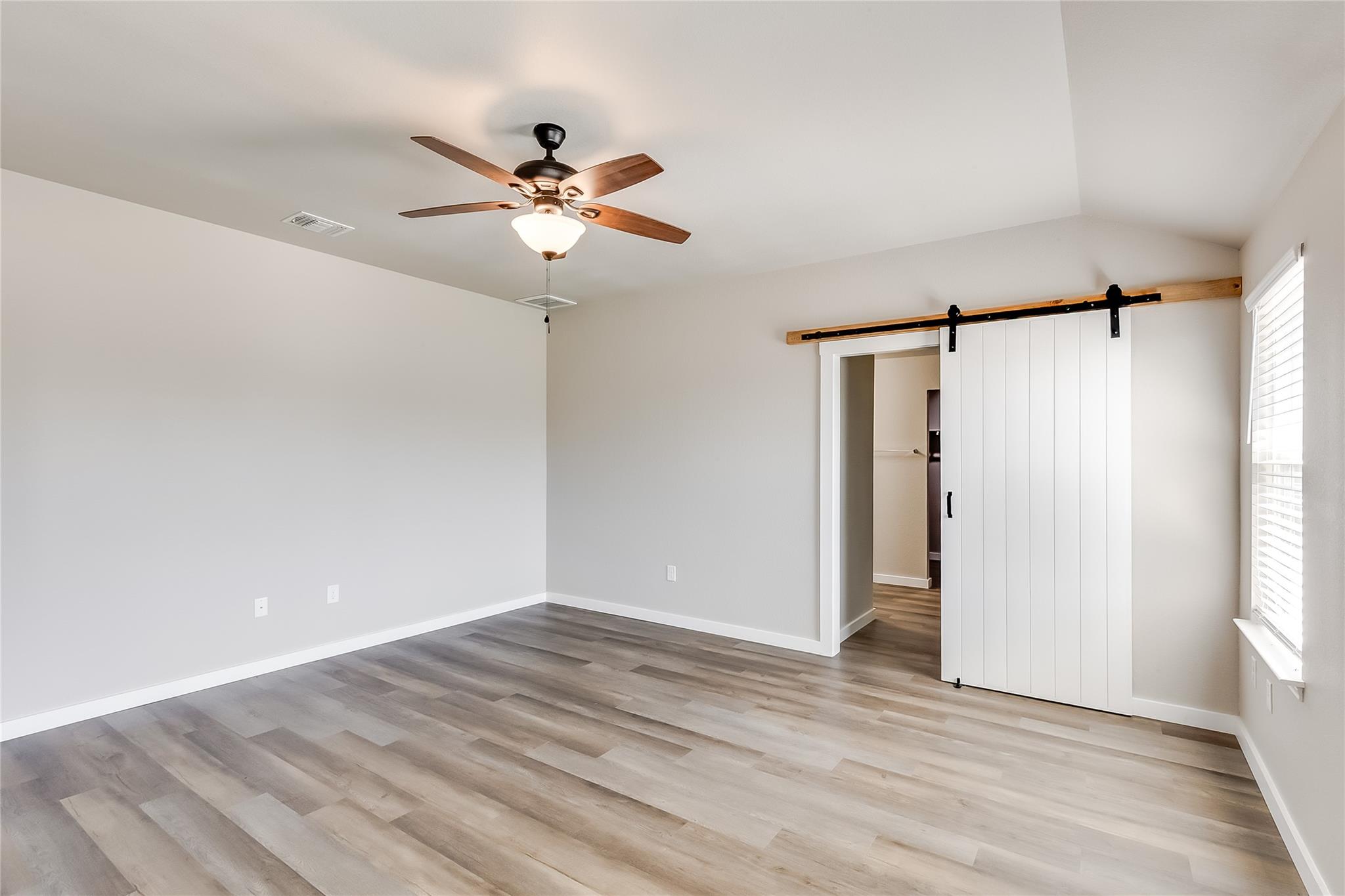 406 Camellia Dr, Hutto, TX 78634