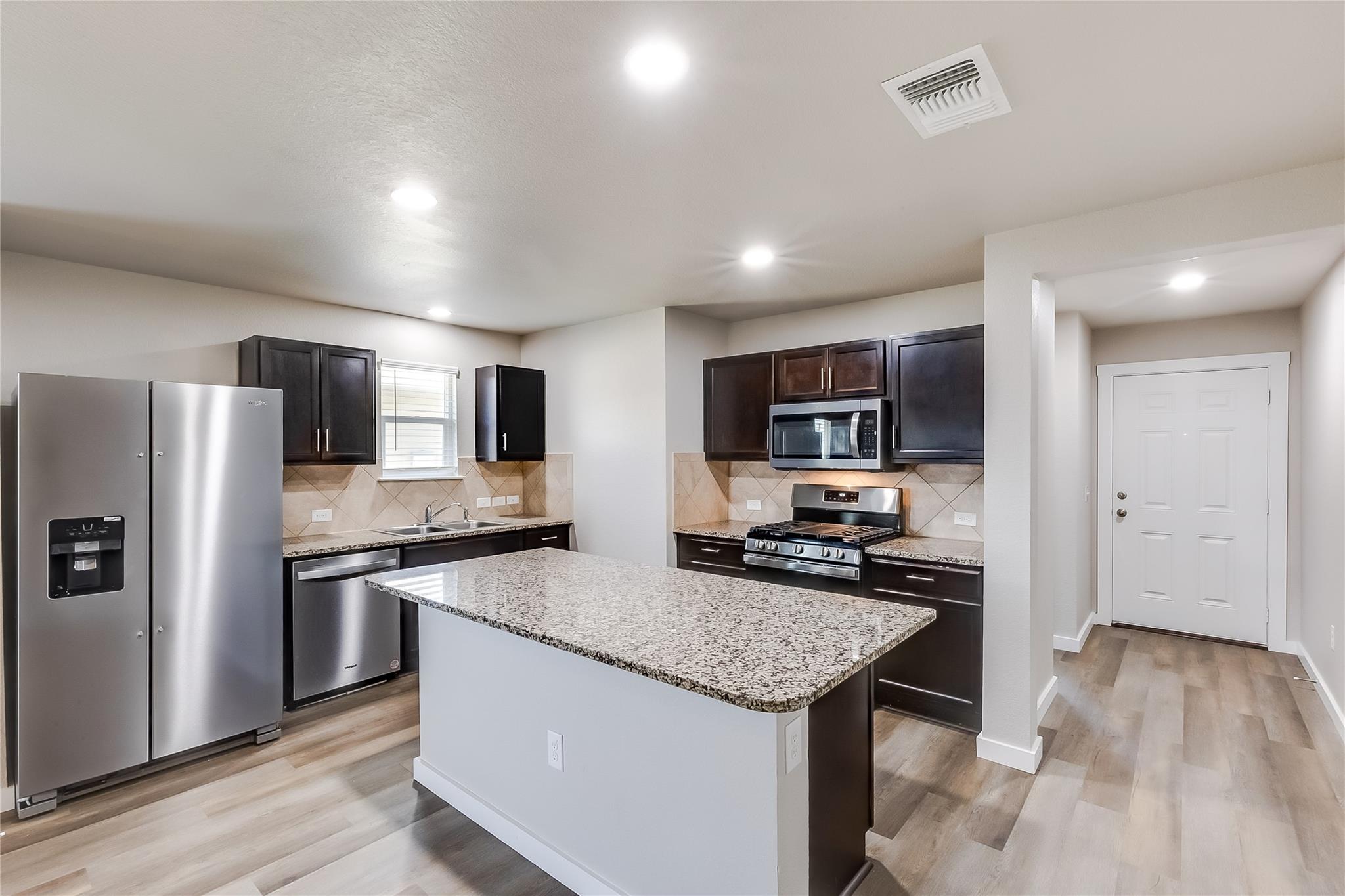 406 Camellia Dr, Hutto, TX 78634