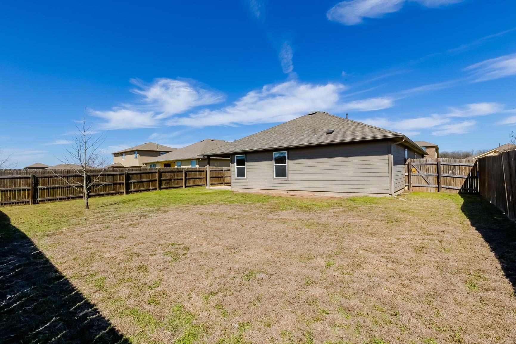 406 Camellia Dr, Hutto, TX 78634
