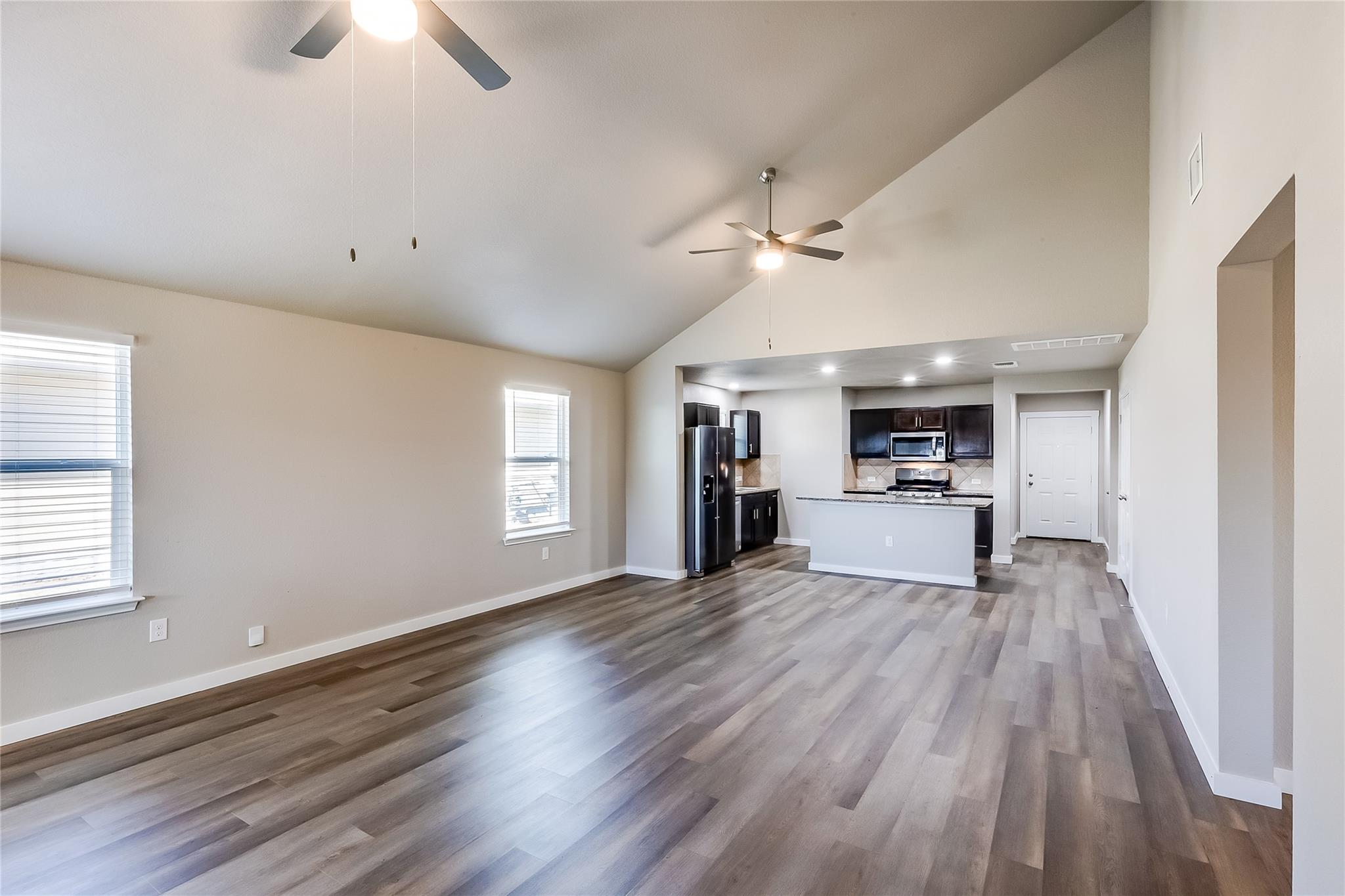 406 Camellia Dr, Hutto, TX 78634