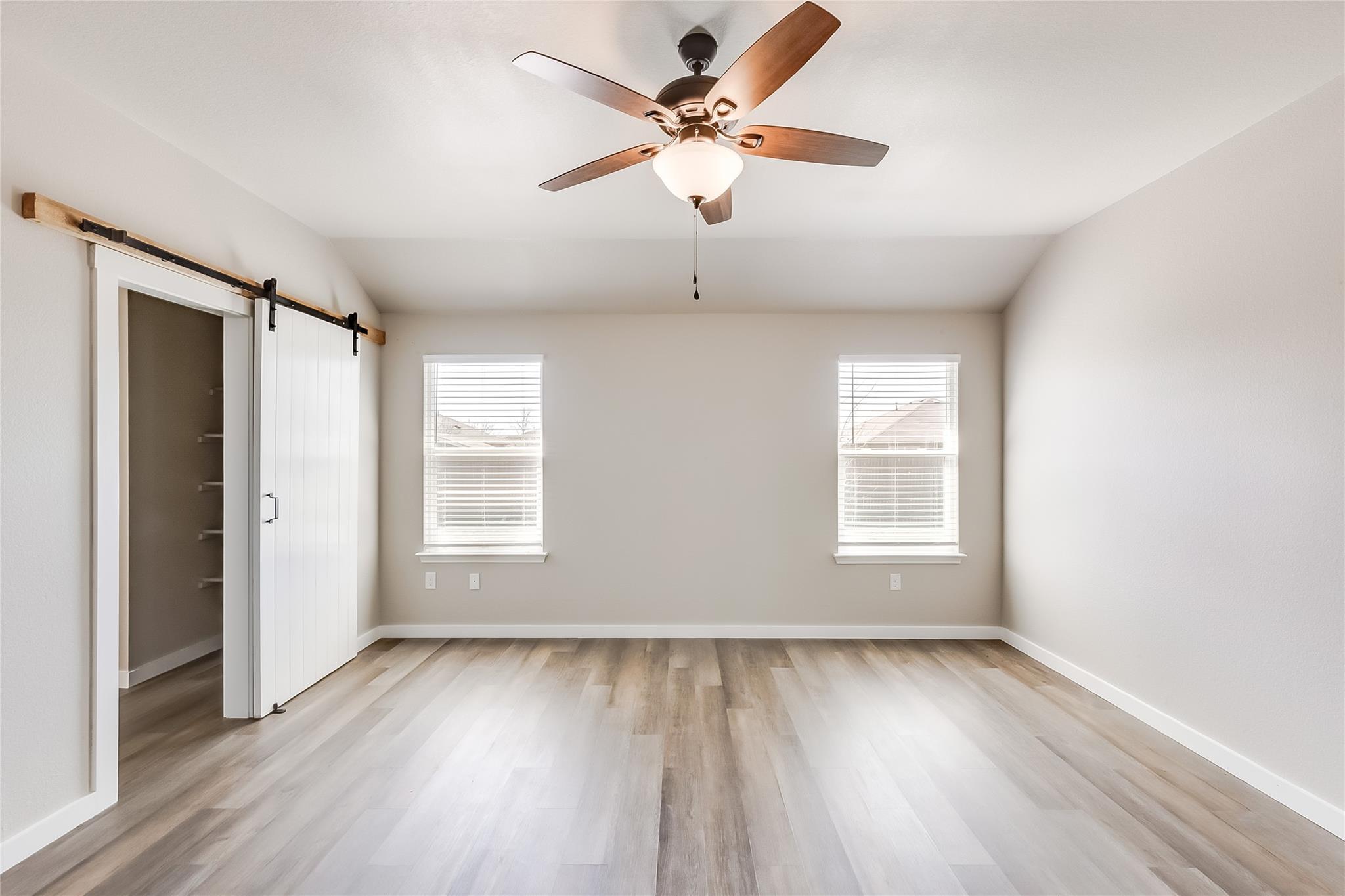 406 Camellia Dr, Hutto, TX 78634