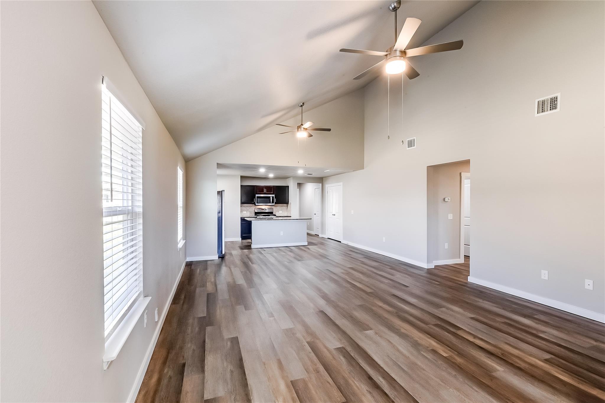 406 Camellia Dr, Hutto, TX 78634