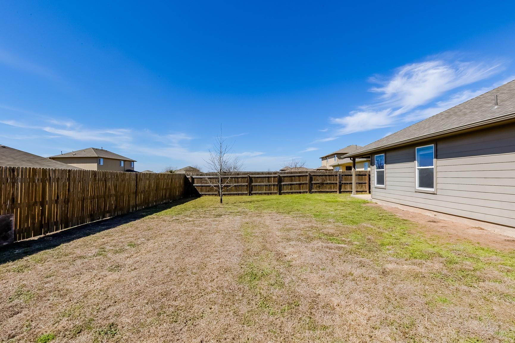 406 Camellia Dr, Hutto, TX 78634