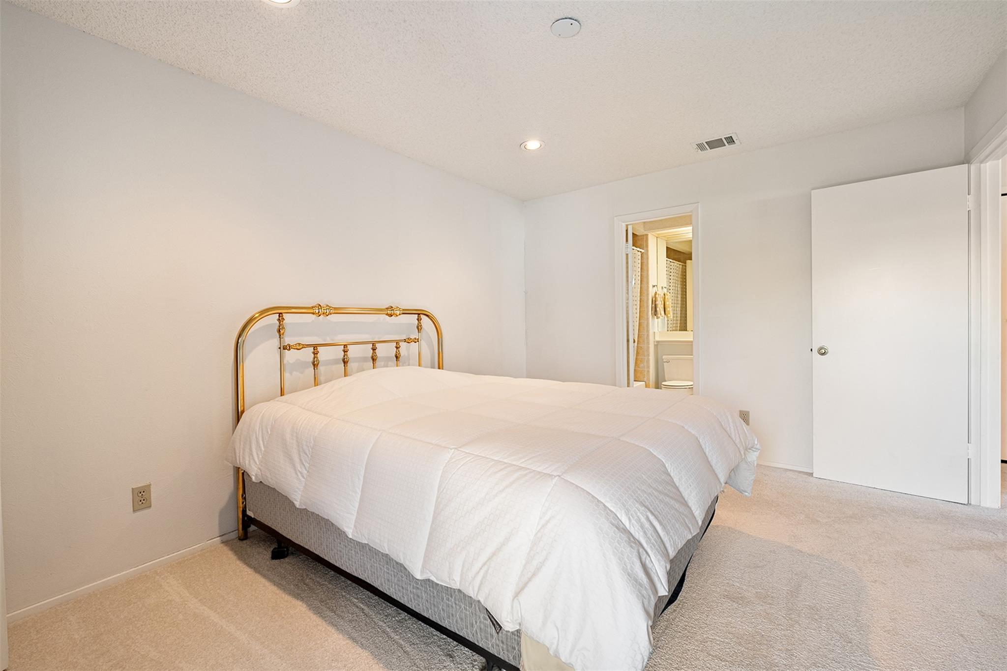 1748 Ohlen Rd # 16, Austin, TX 78757