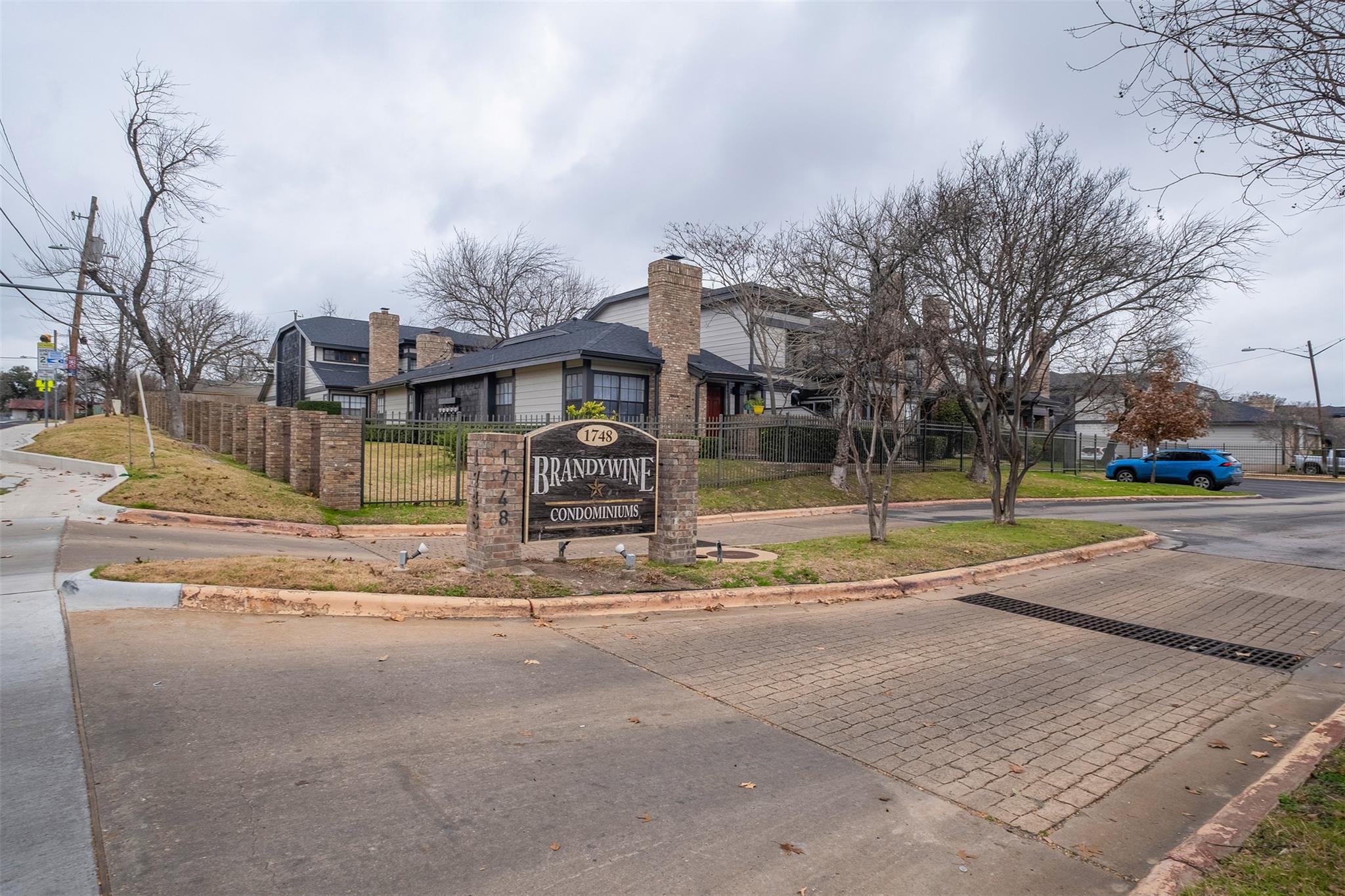 1748 Ohlen Rd # 16, Austin, TX 78757