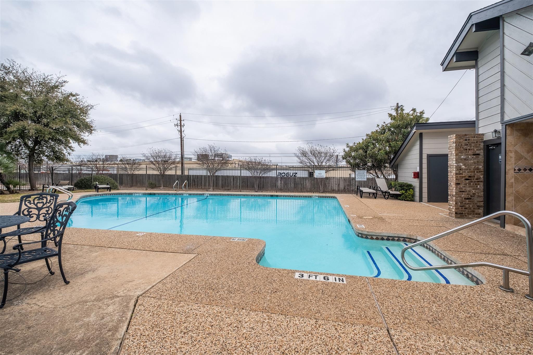 1748 Ohlen Rd # 16, Austin, TX 78757