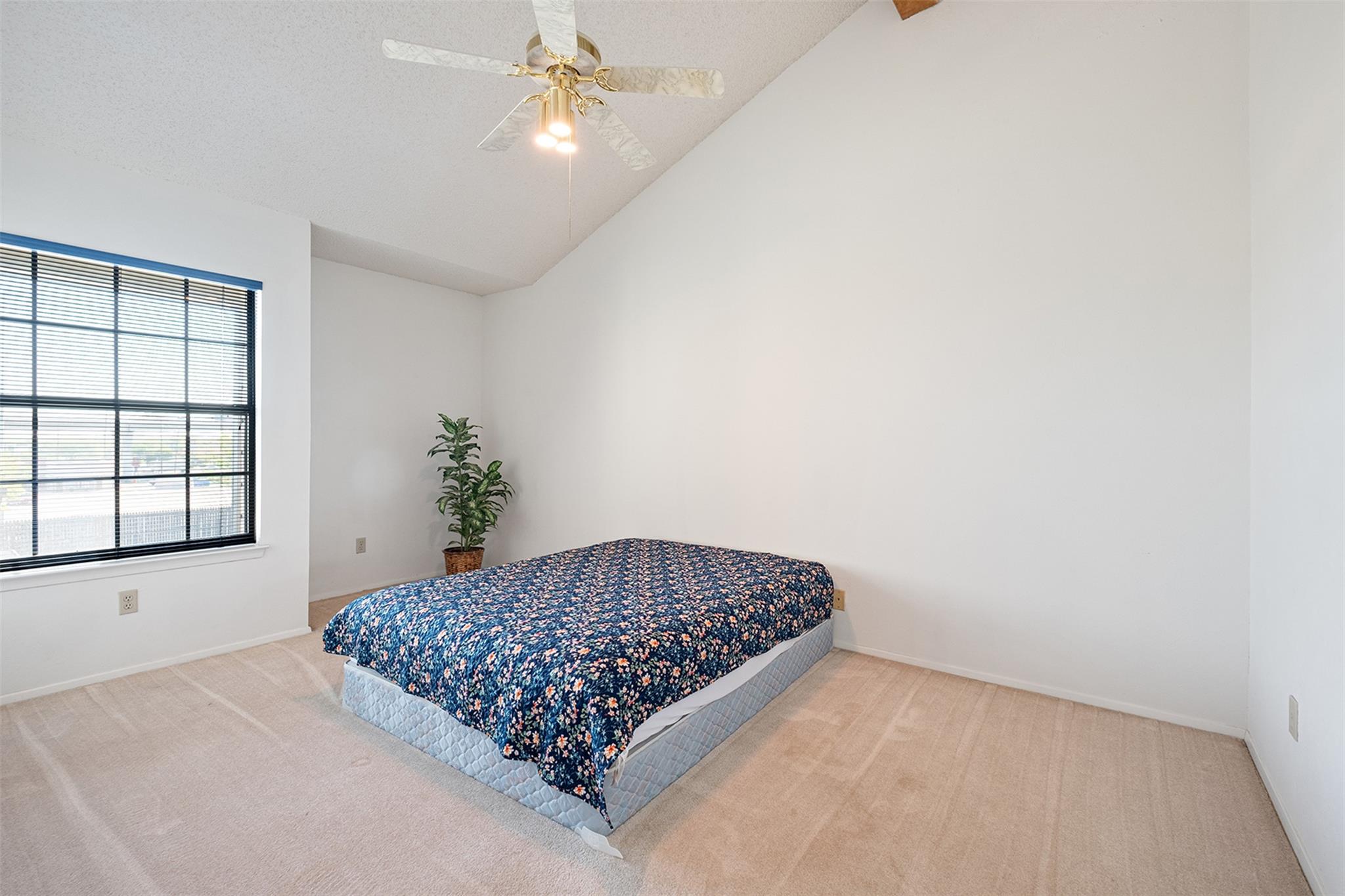 1748 Ohlen Rd # 16, Austin, TX 78757