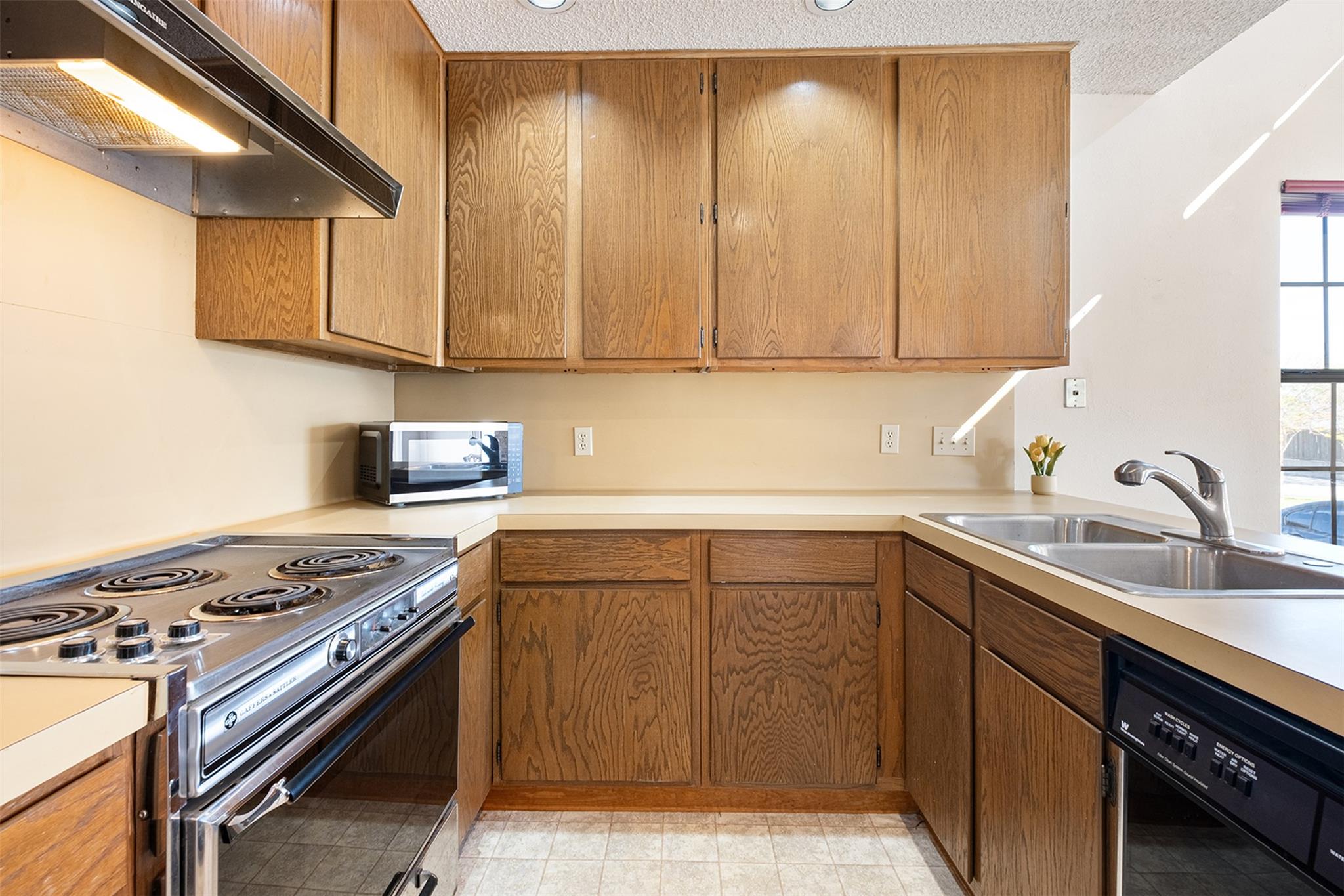 1748 Ohlen Rd # 16, Austin, TX 78757