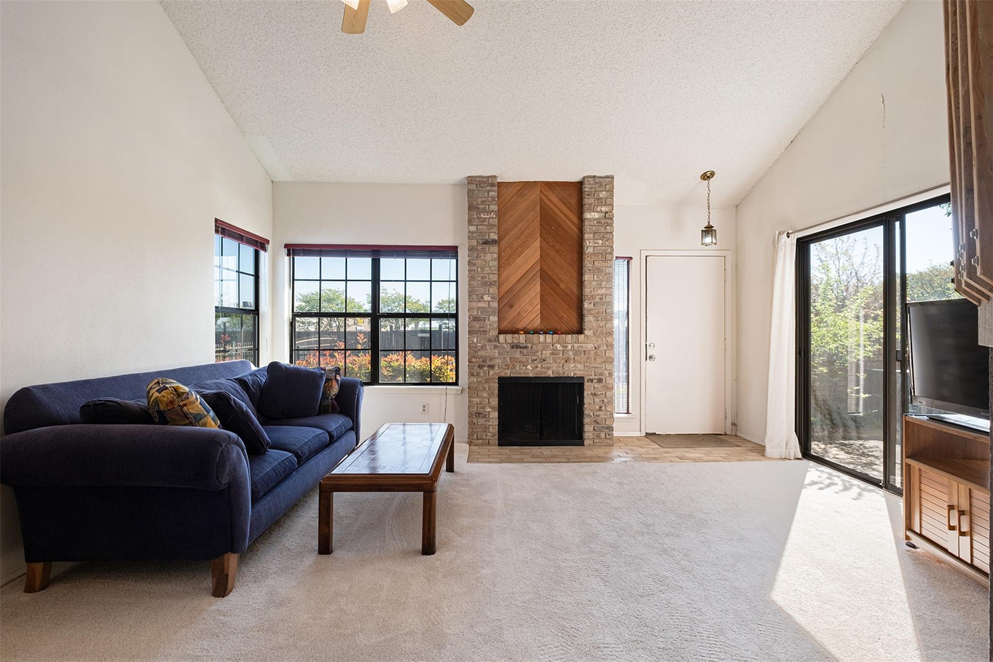 1748 Ohlen Rd # 16, Austin, TX 78757