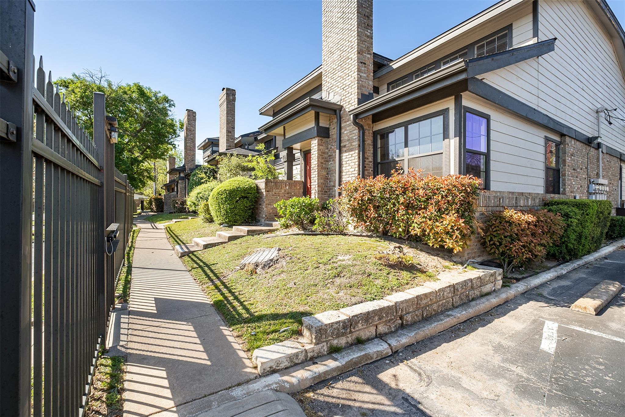 1748 Ohlen Rd # 16, Austin, TX 78757