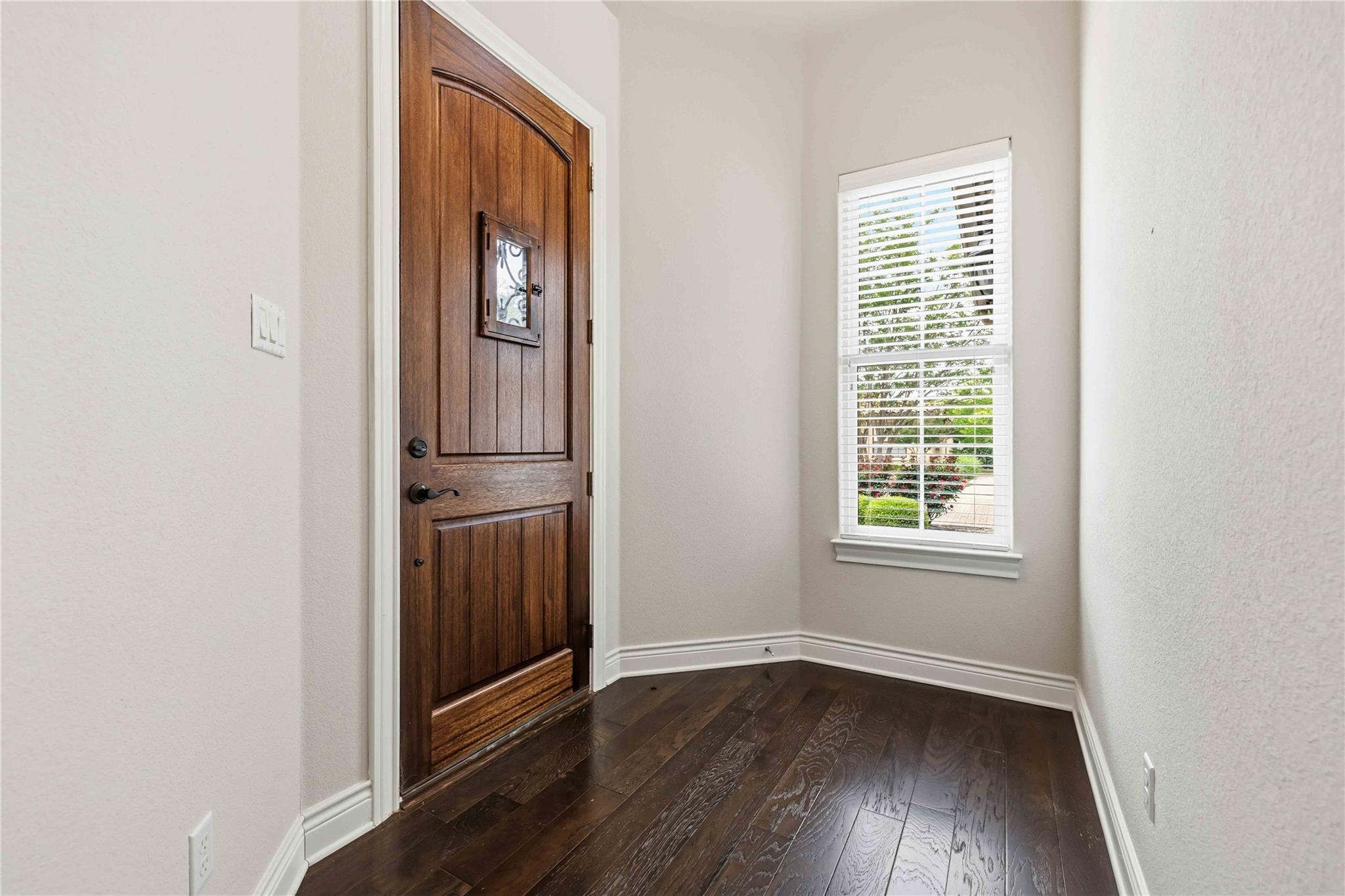 204 Delfino Cir, Lakeway, TX 78734