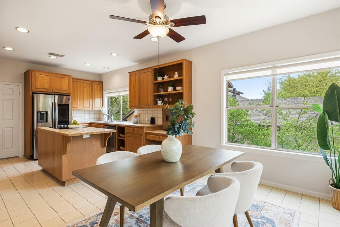 120 Royal Oak Ln, Lakeway, TX 78734